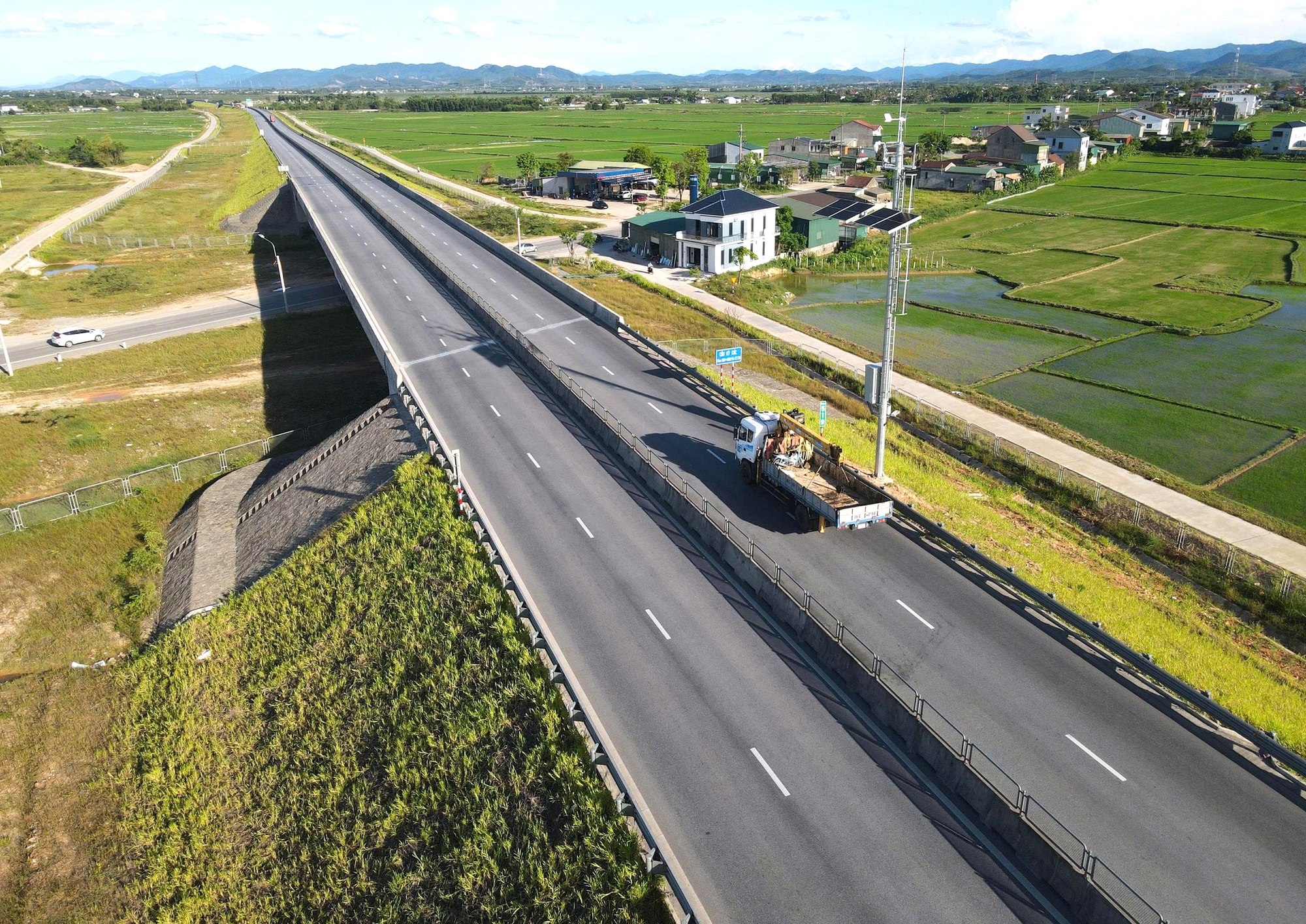 Ho&agrave;n thiện hệ thống giao th&ocirc;ng th&ocirc;ng minh v&agrave; thu ph&iacute; điện tử cao tốc H&agrave; Tĩnh 2026 - Ảnh 4.