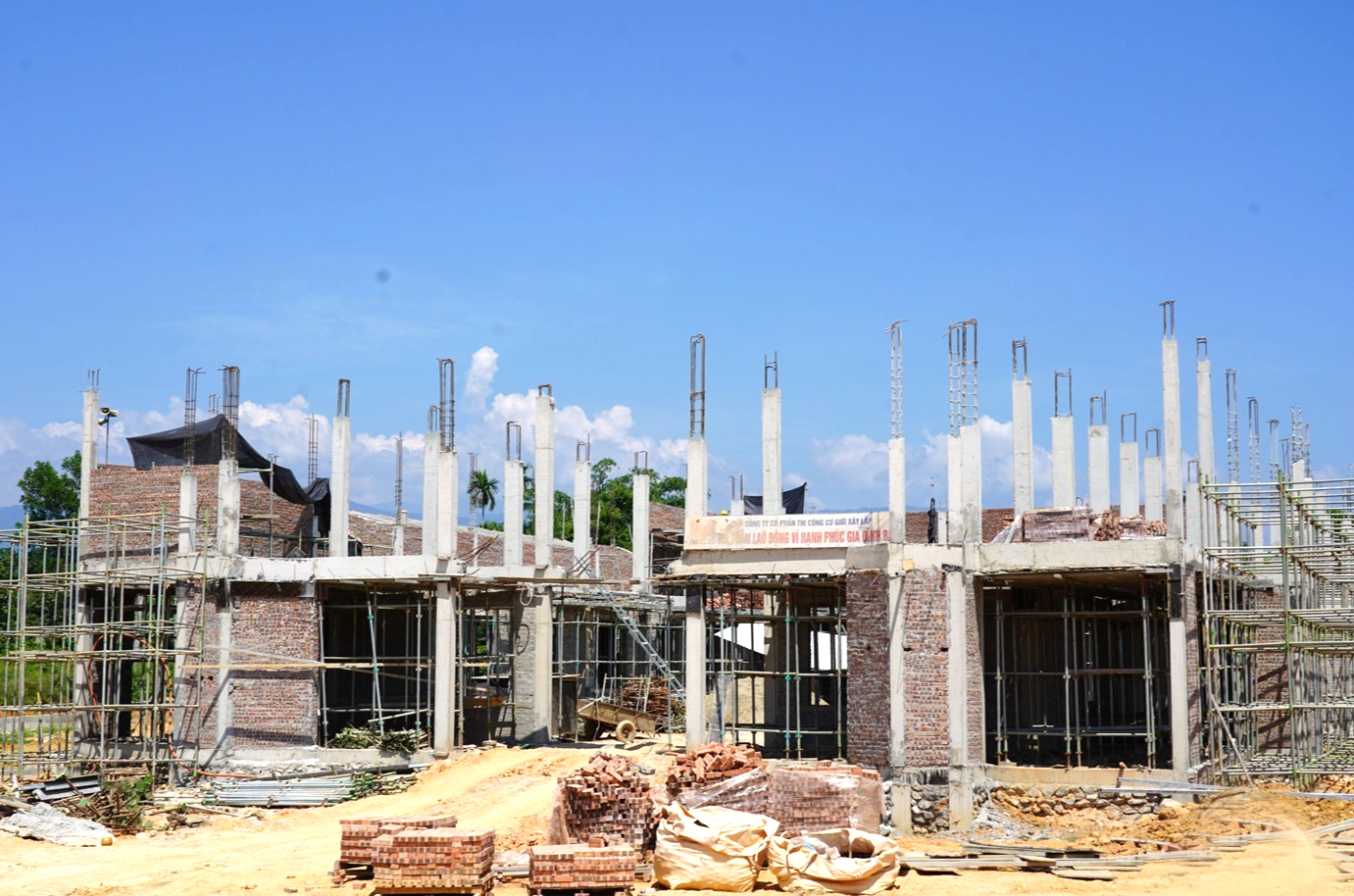 Hà Tĩnh xây dựng trường học vùng biên nâng cao giáo dục cho học sinh 2026 - Ảnh 2. Hà Tĩnh xây dựng trường học vùng biên nâng cao giáo dục cho học sinh 2026 - Ảnh 2.