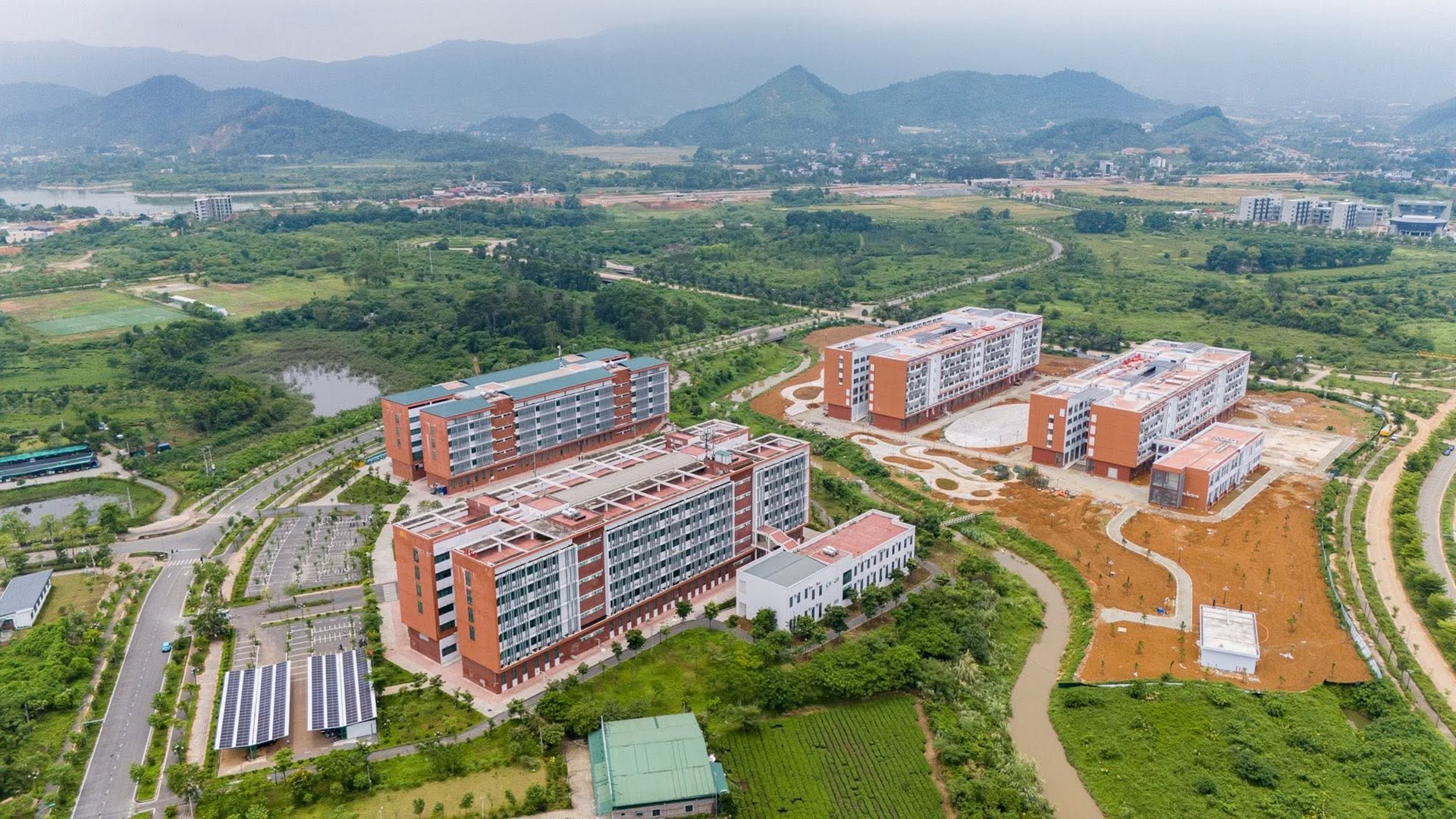 Đại học Quốc gia H&agrave; Nội tuyển hơn 21.000 chỉ ti&ecirc;u năm 2026 - Ảnh 1.