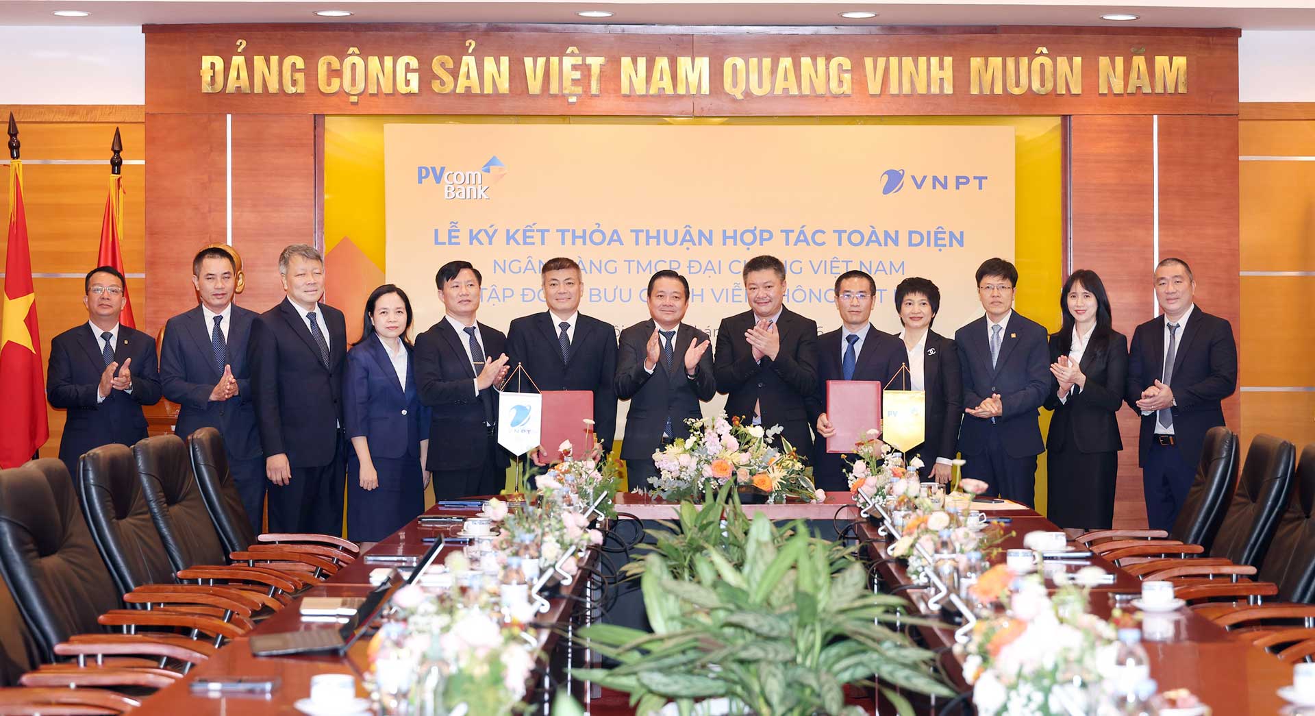 PVcomBank và VNPT hợp tác chiến lược, kết nối sức mạnh tài chính và công nghệ số - Ảnh 1.