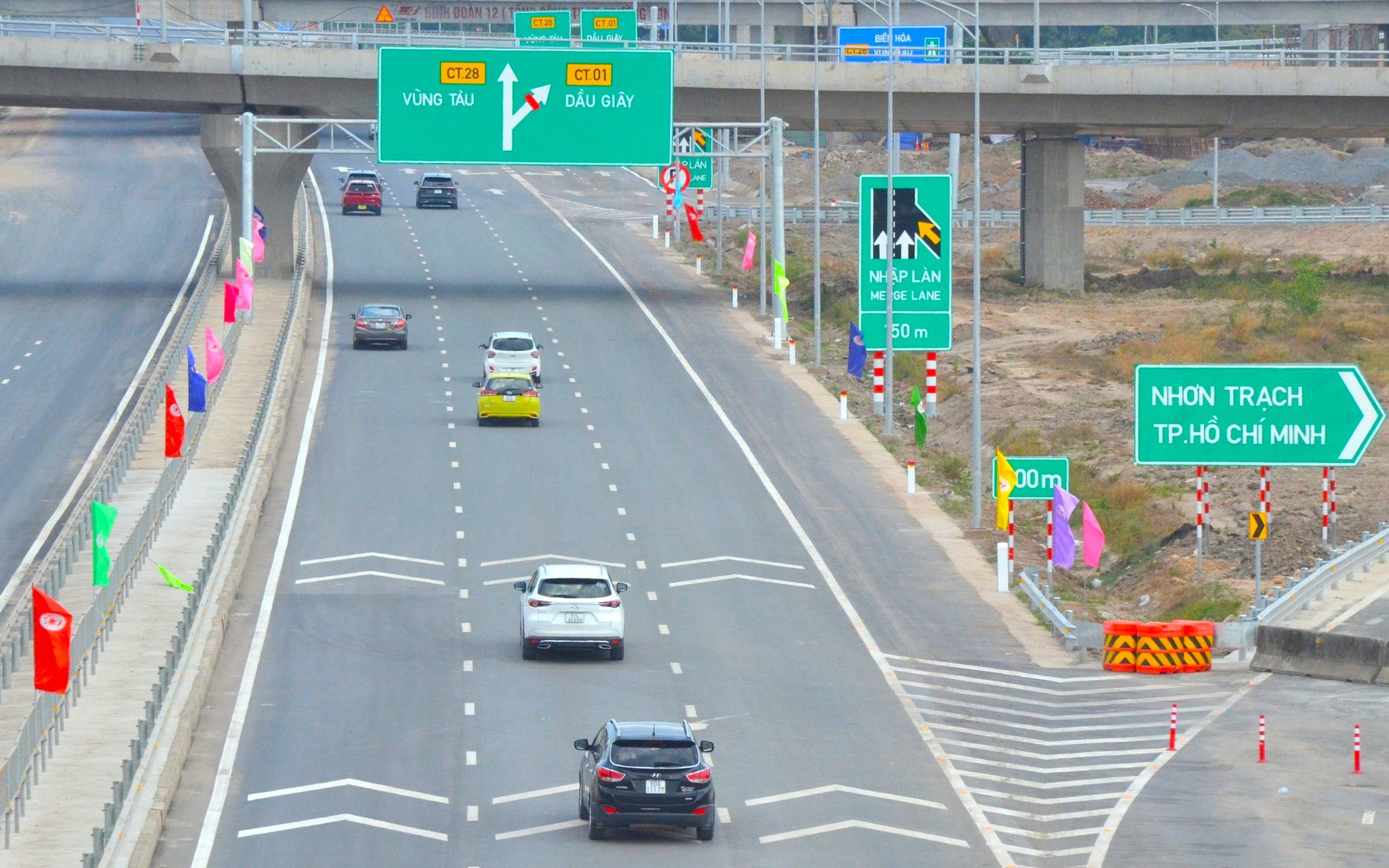 To&agrave;n cảnh dự &aacute;n mở rộng tuyến cao tốc cửa ng&otilde; s&acirc;n bay Long Th&agrave;nh l&ecirc;n 8-10 l&agrave;n xe - Ảnh 18.