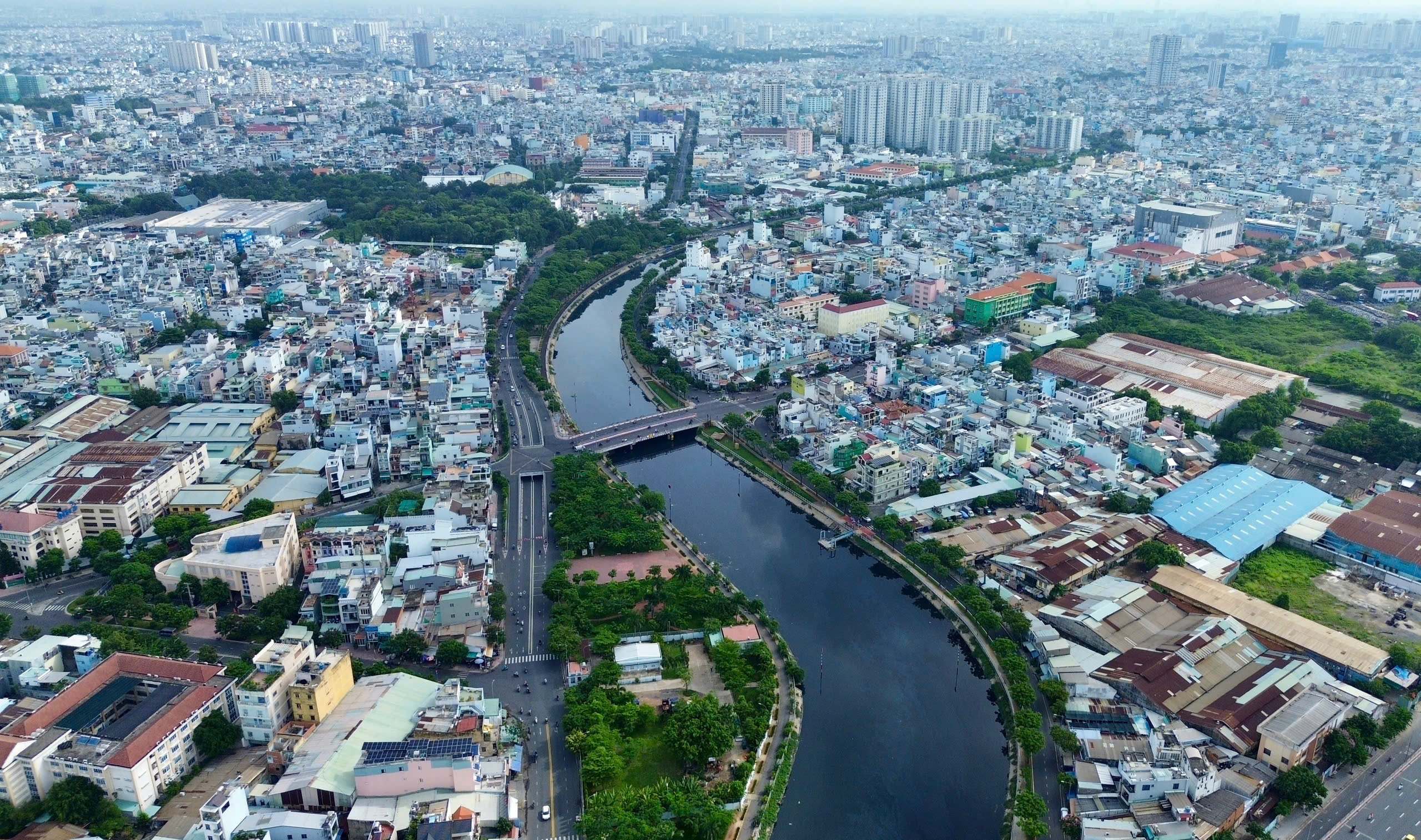 TP.HCM 50 năm mang t&ecirc;n B&aacute;c: Những c&ocirc;ng tr&igrave;nh l&agrave;m n&ecirc;n diện mạo đ&ocirc; thị hiện đại - Ảnh 20.