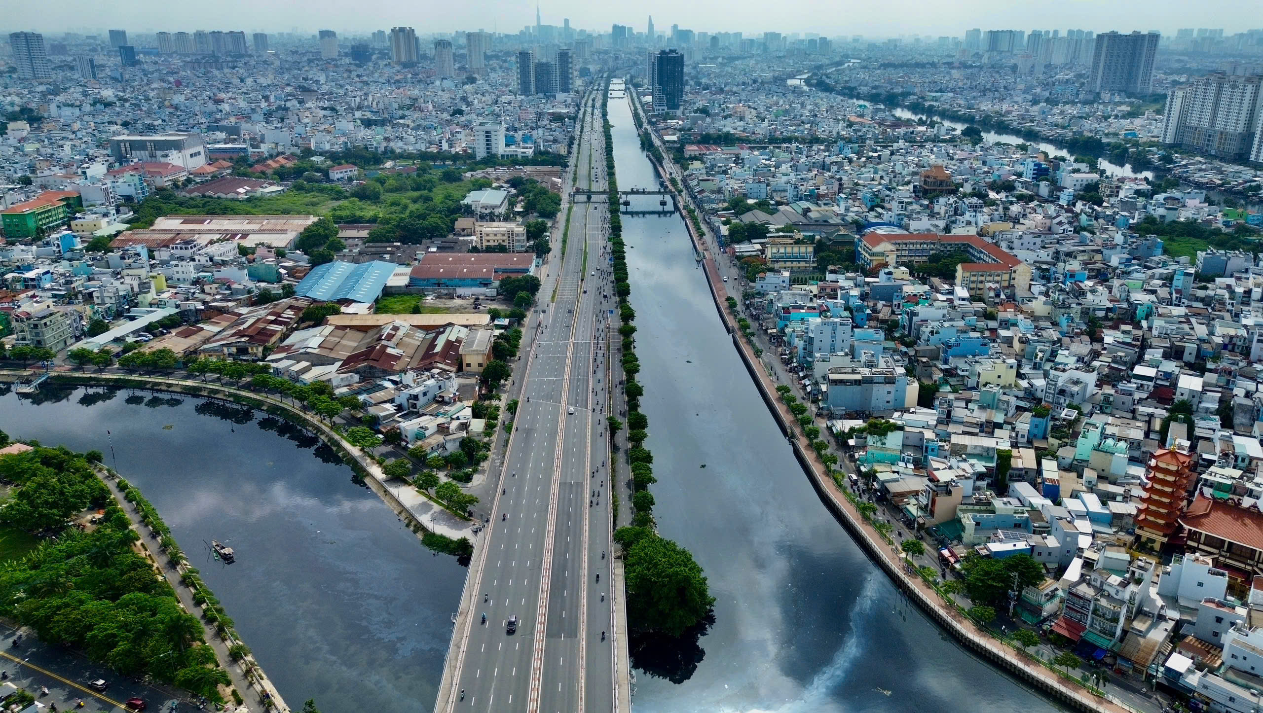 TP.HCM 50 năm mang t&ecirc;n B&aacute;c: Những c&ocirc;ng tr&igrave;nh l&agrave;m n&ecirc;n diện mạo đ&ocirc; thị hiện đại - Ảnh 19.