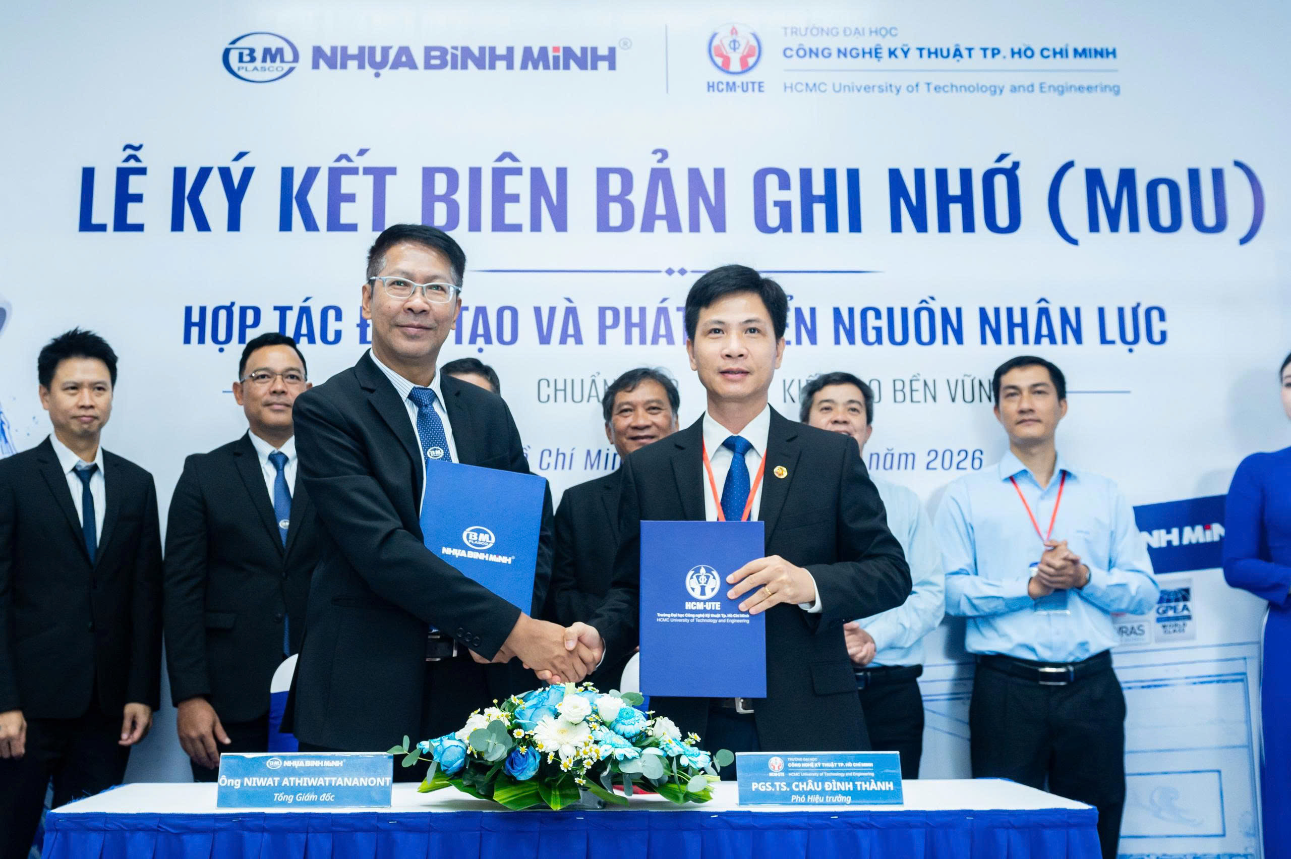 Doanh nghiệp bắt tay trường đại học đào tạo nhân lực kỹ thuật - Ảnh 1.