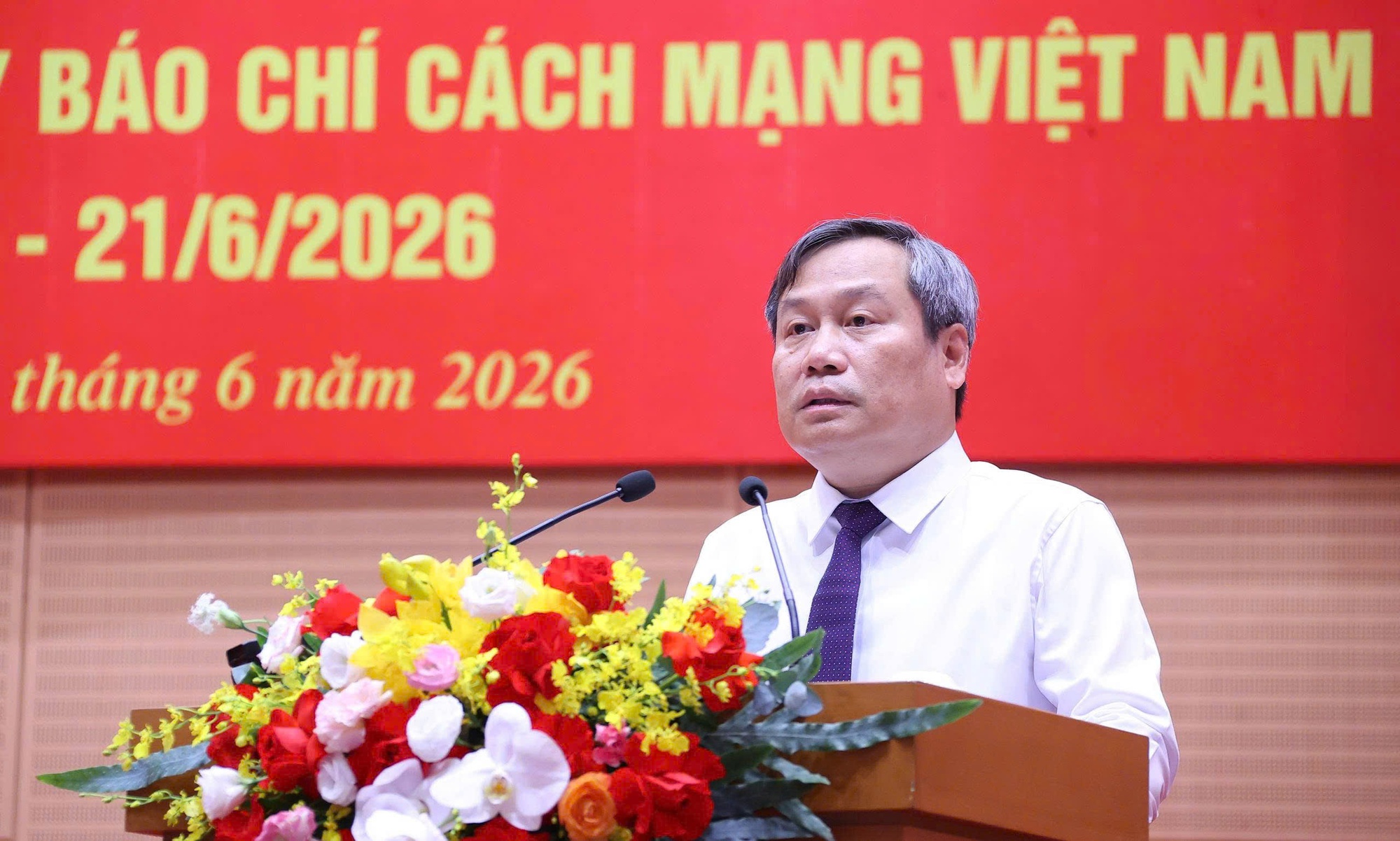 Chủ tịch Hà Nội: Chỉ di dời người dân khi khu tái định cư mới hoàn thiện đồng bộ hạ tầng - Ảnh 1.