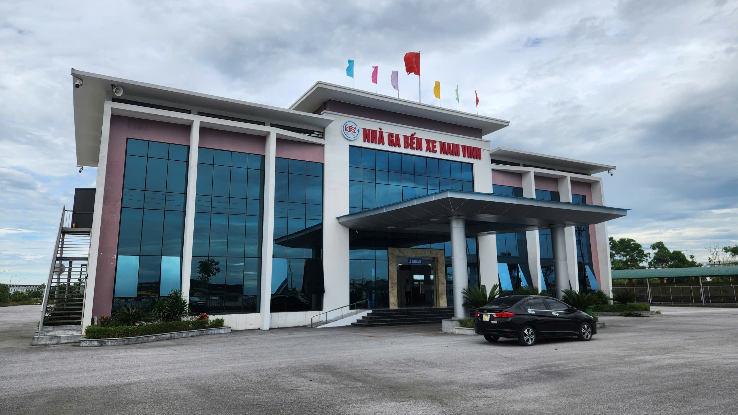 Bến xe Nam Vinh điểm nhấn hạ tầng giao th&ocirc;ng tĩnh của Nghệ An - Ảnh 3.