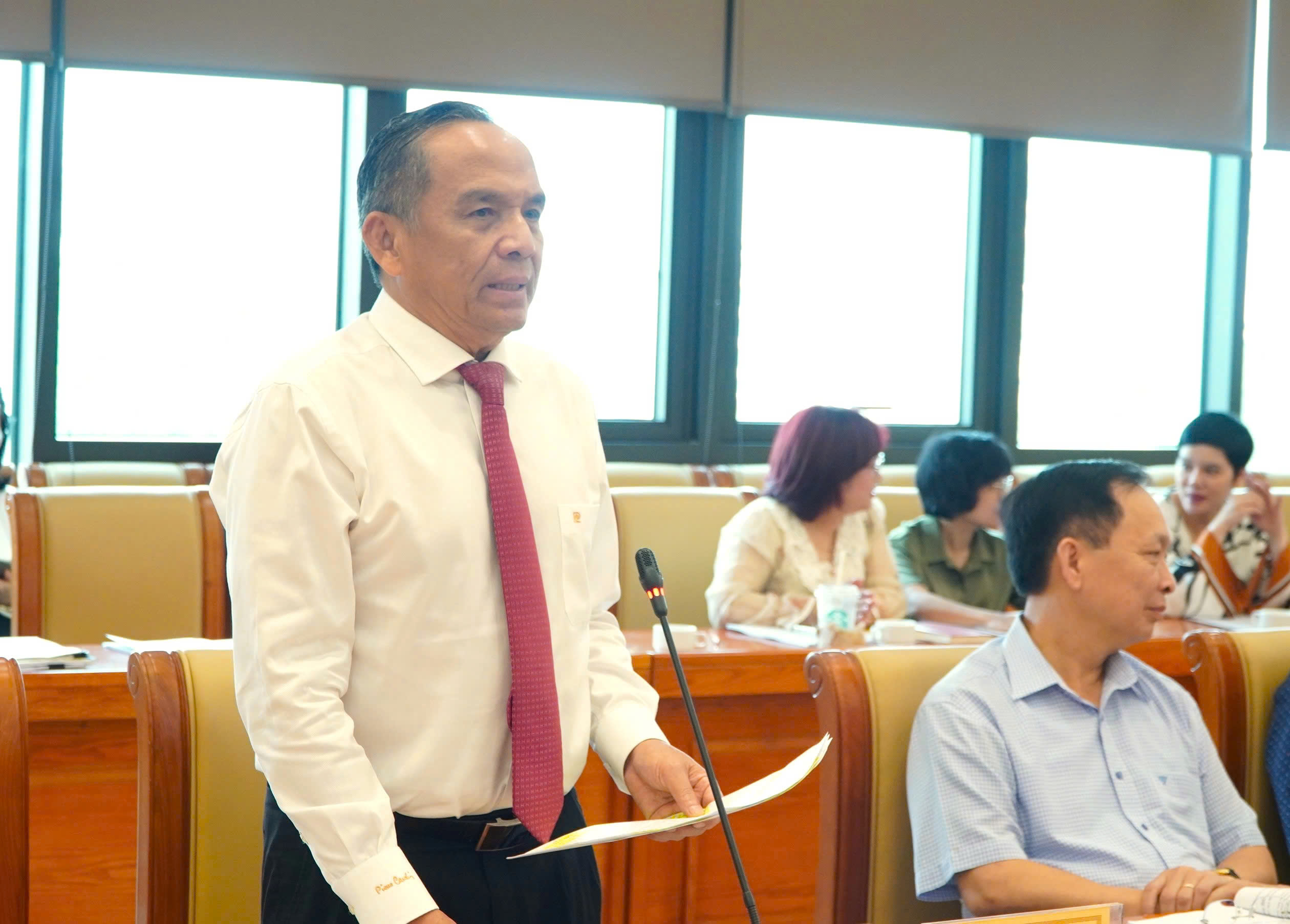 Tăng cường sự lãnh đạo của Đảng trong phát triển nhà ở và thị trường bất động sản - Ảnh 6.