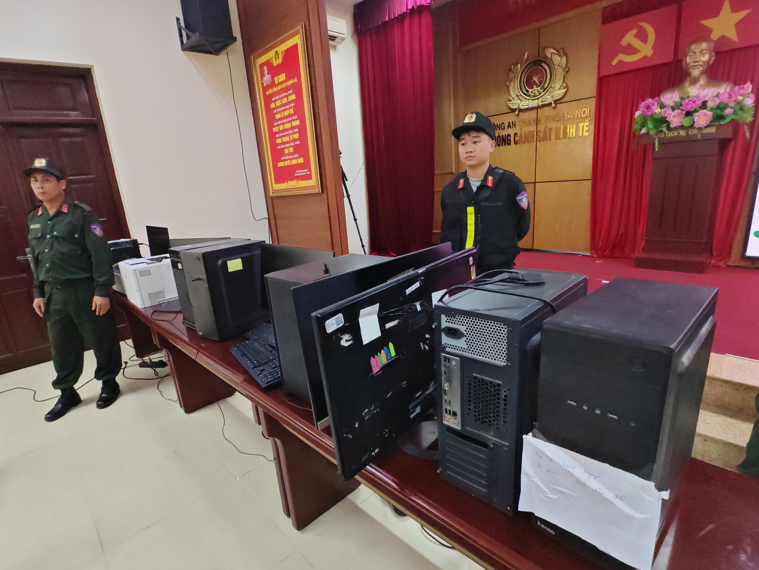 Vụ "hợp đồng kỳ nghỉ": Thu giữ, phong tỏa hơn 76 tỷ đồng v&agrave; nhiều sổ tiết kiệm tiền tỷ - Ảnh 2.