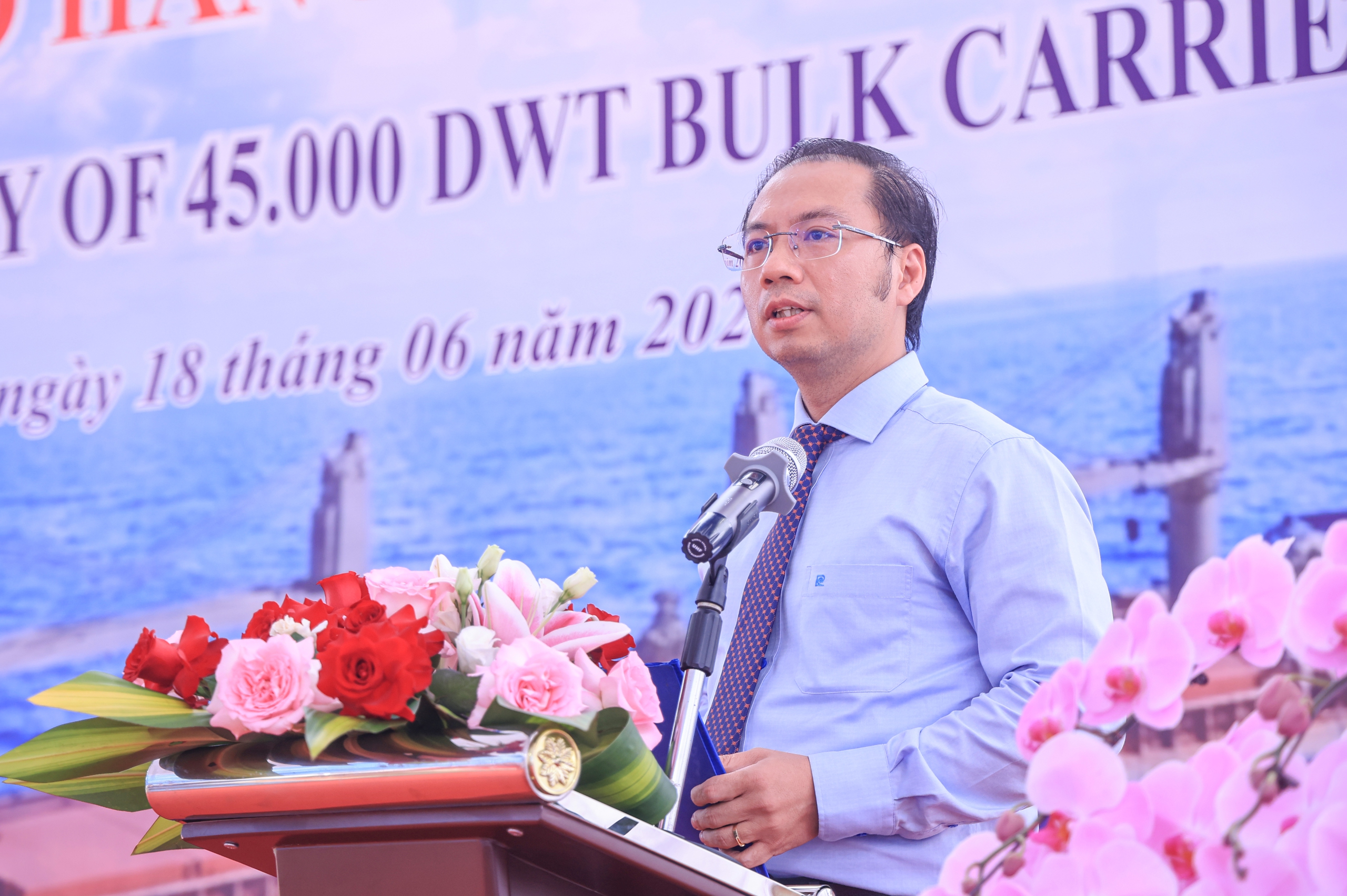 Hạ thủy t&agrave;u h&agrave;ng rời quốc tế 45.000 tấn tại Hạ Long - Ảnh 4.
