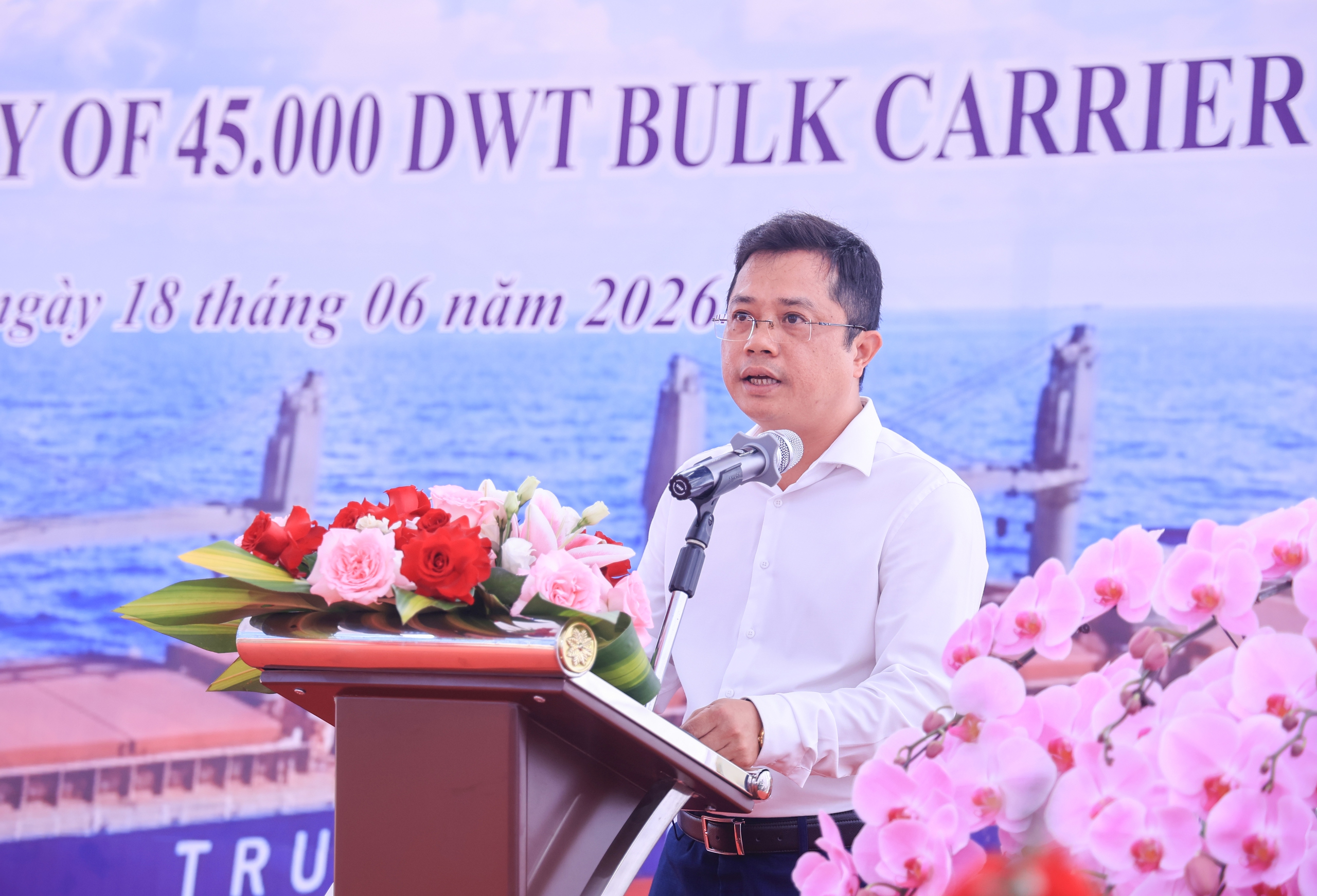Hạ thủy t&agrave;u h&agrave;ng rời quốc tế 45.000 tấn tại Hạ Long - Ảnh 2.