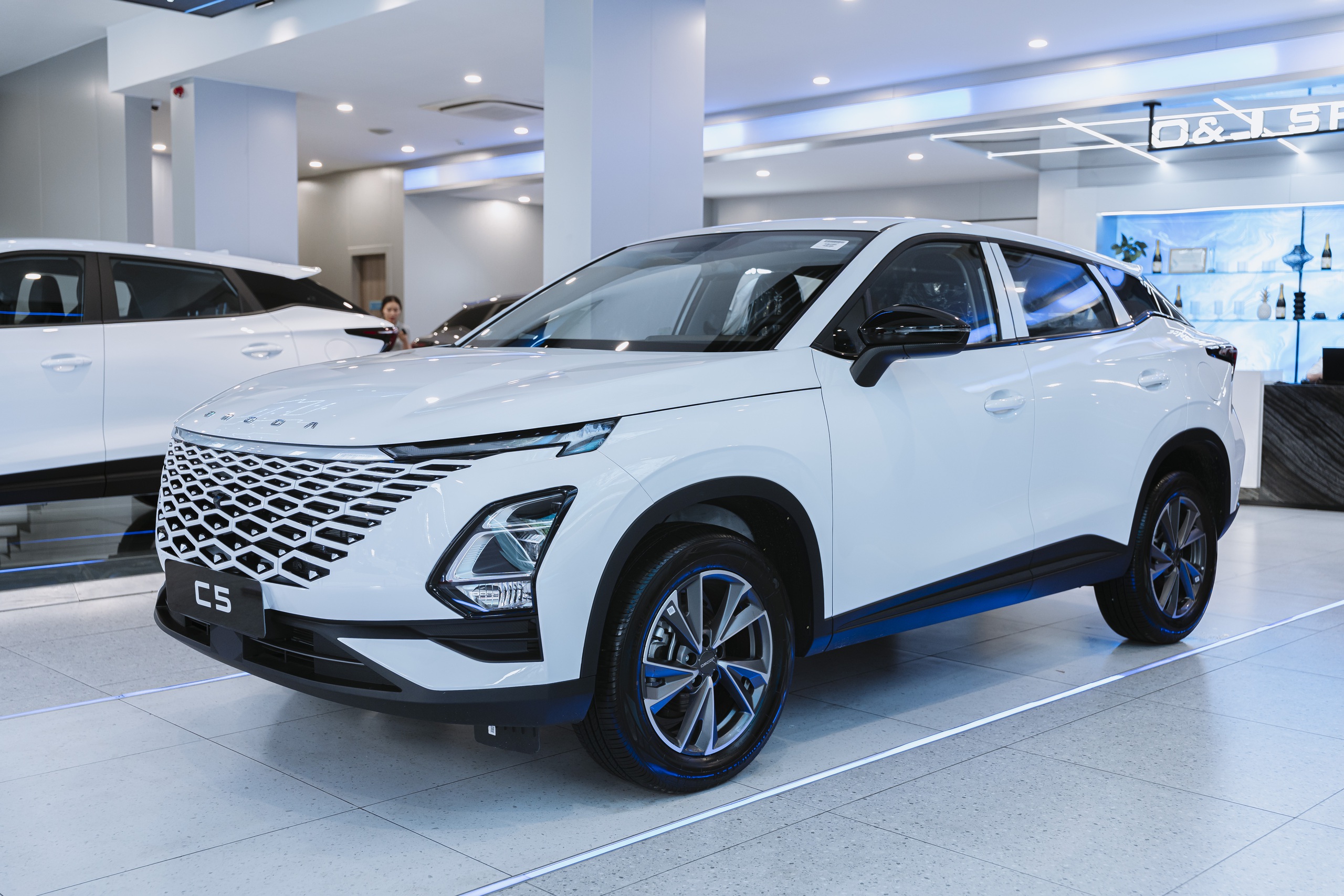 Omoda C5 bổ sung thêm bản giá rẻ tại Việt Nam - Ảnh 1.