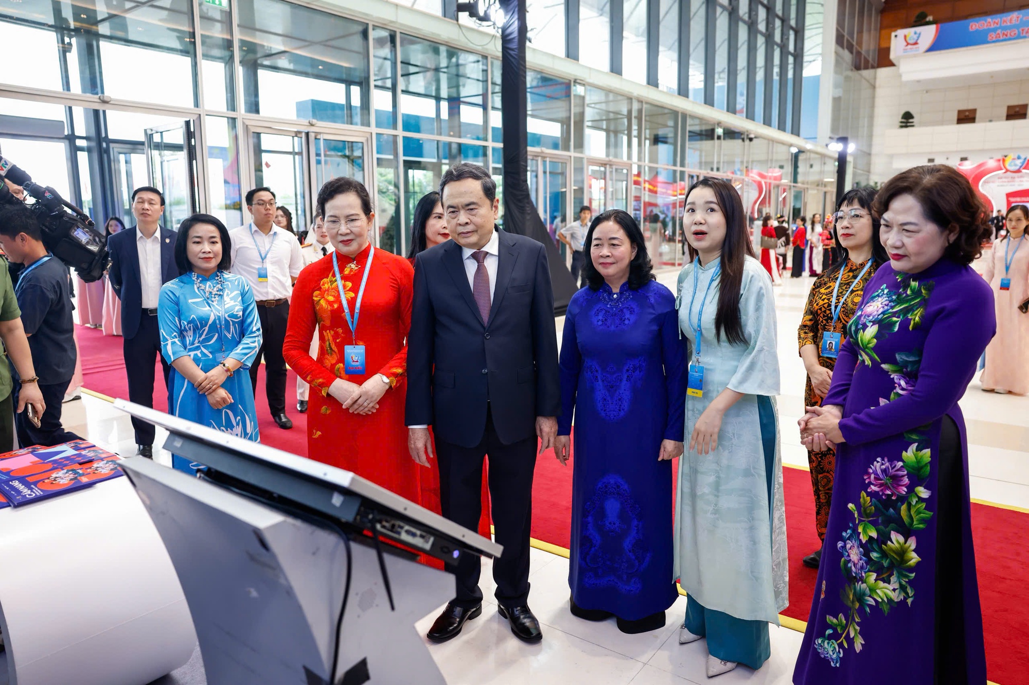 Đại hội Phụ nữ toàn quốc lần thứ XIV: Khơi dậy khát vọng cống hiến, phát huy vai trò phụ n - Ảnh 1.