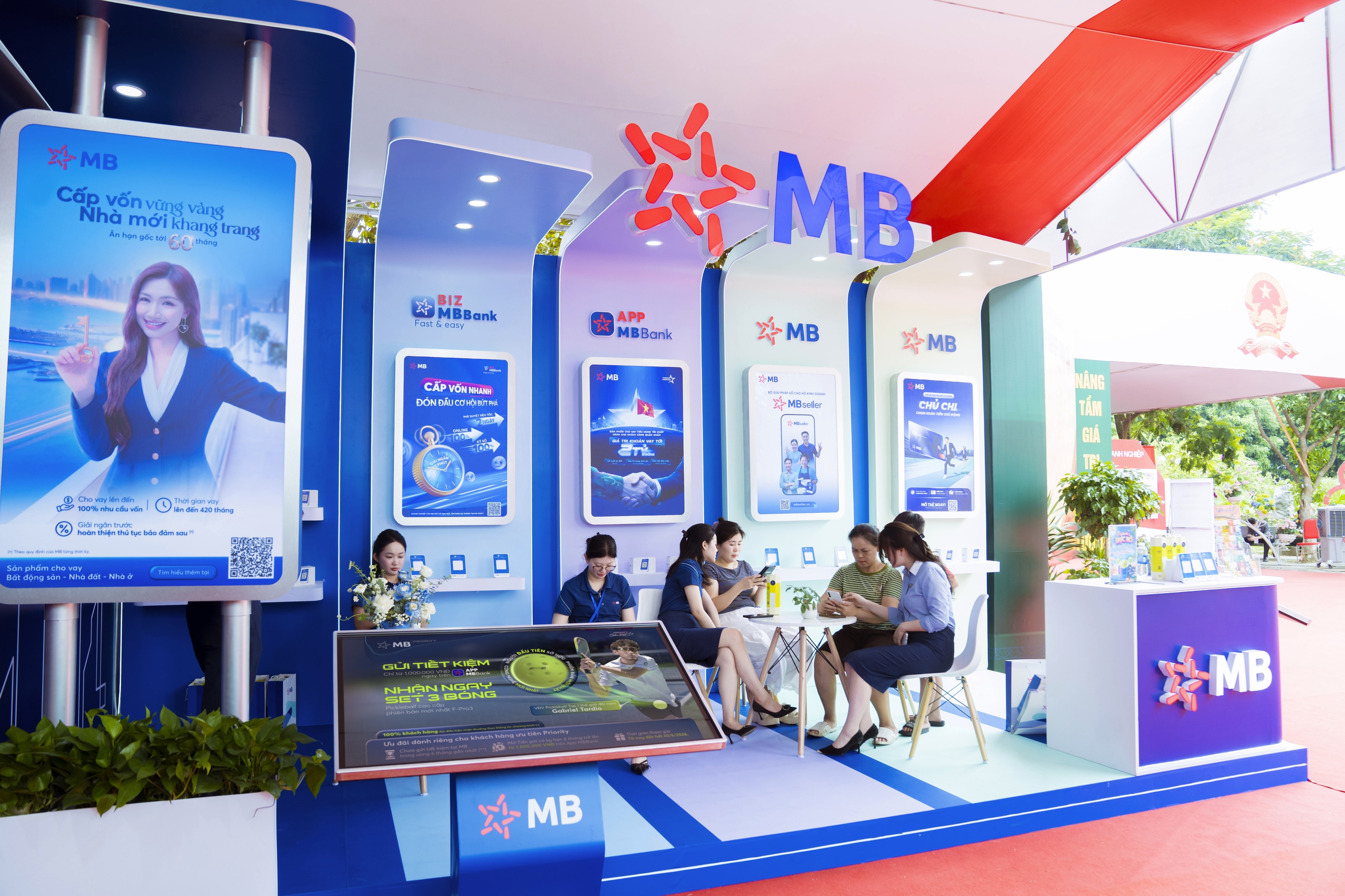 MB đồng h&agrave;nh c&ugrave;ng doanh nghiệp qu&acirc;n đội th&uacute;c đẩy chuyển đổi số v&agrave; ph&aacute;t triển bền vững - Ảnh 2.