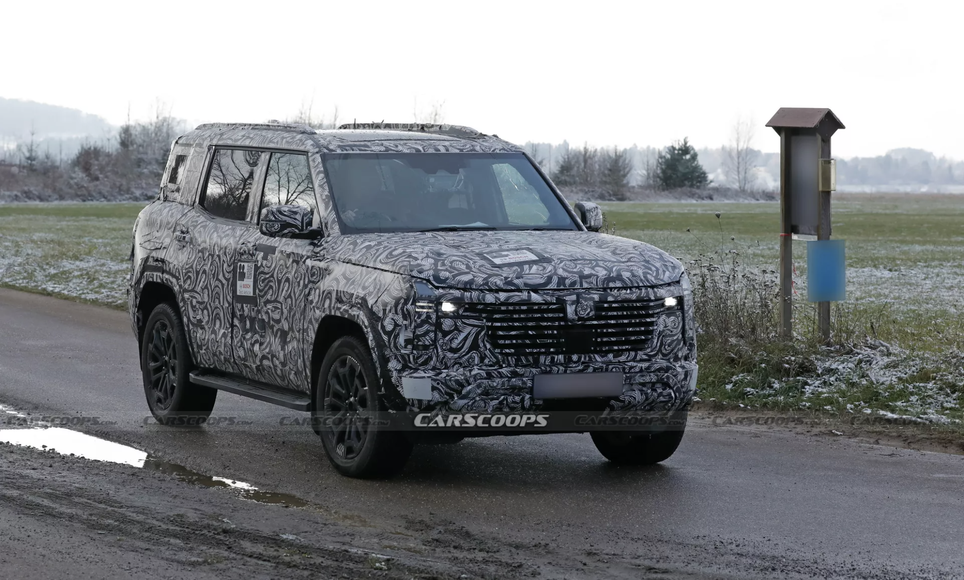 Các đại lý Mitsubishi được xem trước Pajero mới - Ảnh 1.