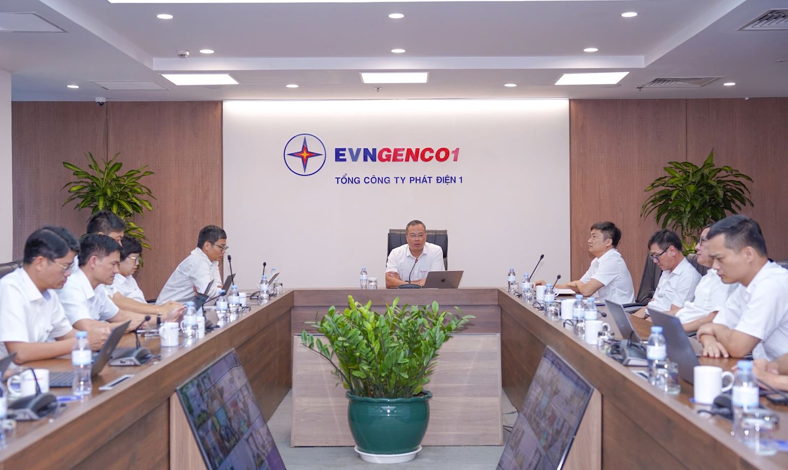 EVNGENCO1 giữ vững vận h&agrave;nh, g&oacute;p phần bảo đảm cung ứng điện trong cao điểm m&ugrave;a kh&ocirc;- Ảnh 1.