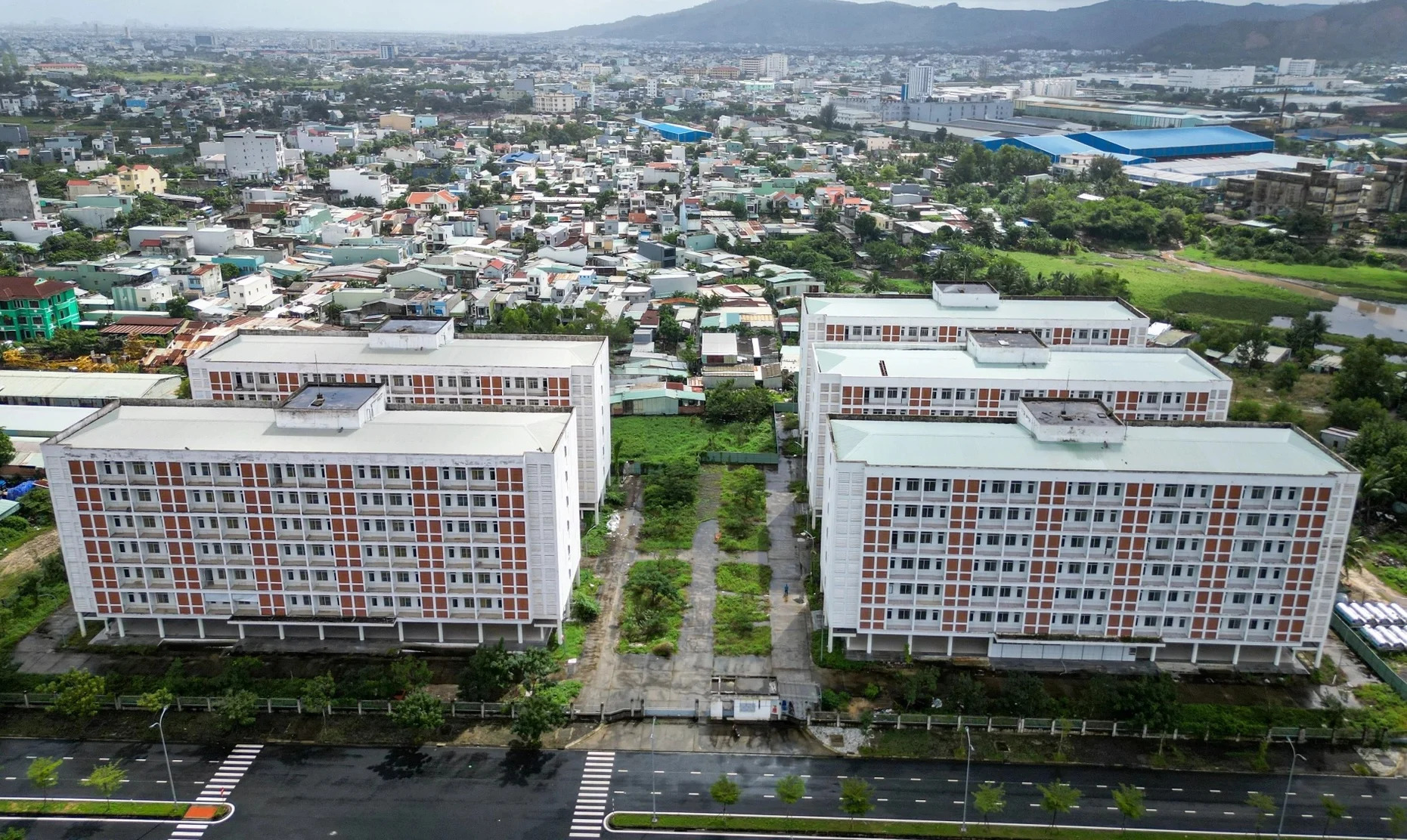Triển khai đồng bộ nh&oacute;m nhiệm vụ, giải ph&aacute;p trọng t&acirc;m th&uacute;c đẩy ph&aacute;t triển nh&agrave; ở bền vững - Ảnh 1.