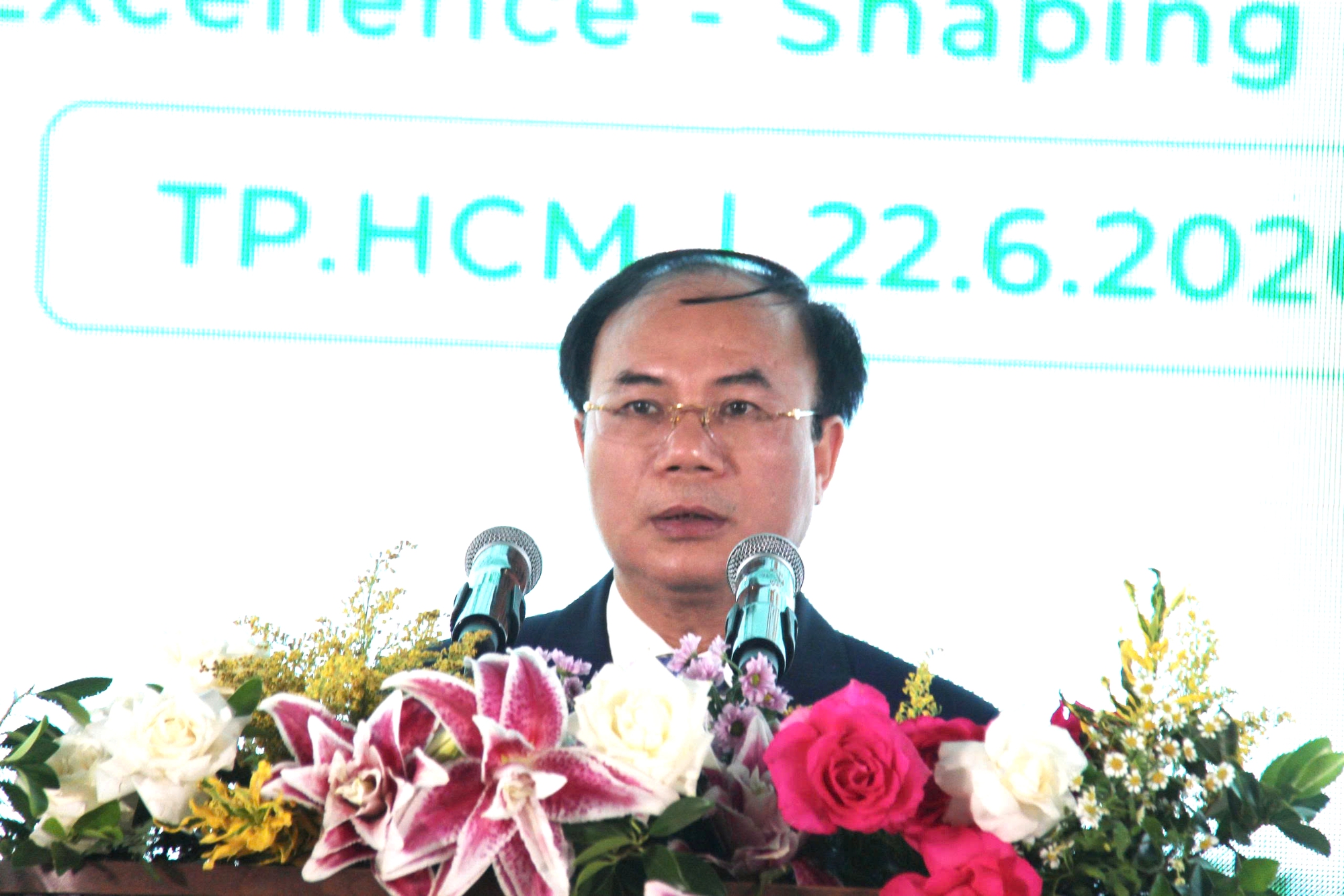 Thứ trưởng Nguyễn Văn Sinh đánh giá cao nỗ lực của TP.HCM trong phát triển nhà ở xã hội - Ảnh 1.