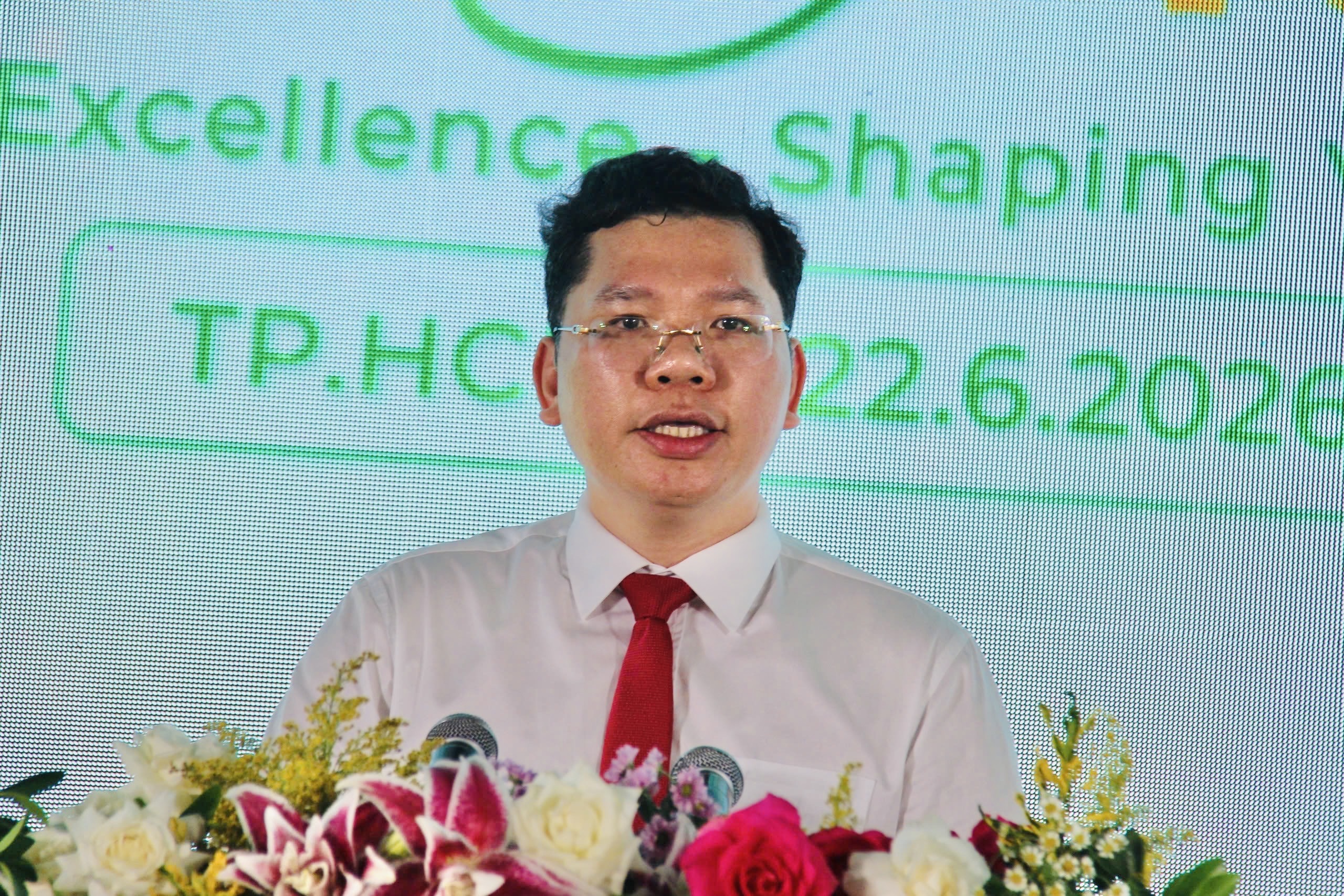 Thứ trưởng Nguyễn Văn Sinh đánh giá cao nỗ lực của TP.HCM trong phát triển nhà ở xã hội - Ảnh 4.