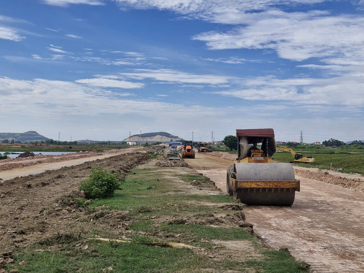 V&igrave; sao đường dẫn gần xong nhưng cầu H&agrave; Bắc 1 tại Bắc Ninh vẫn chưa x&acirc;y dựng? - Ảnh 4.