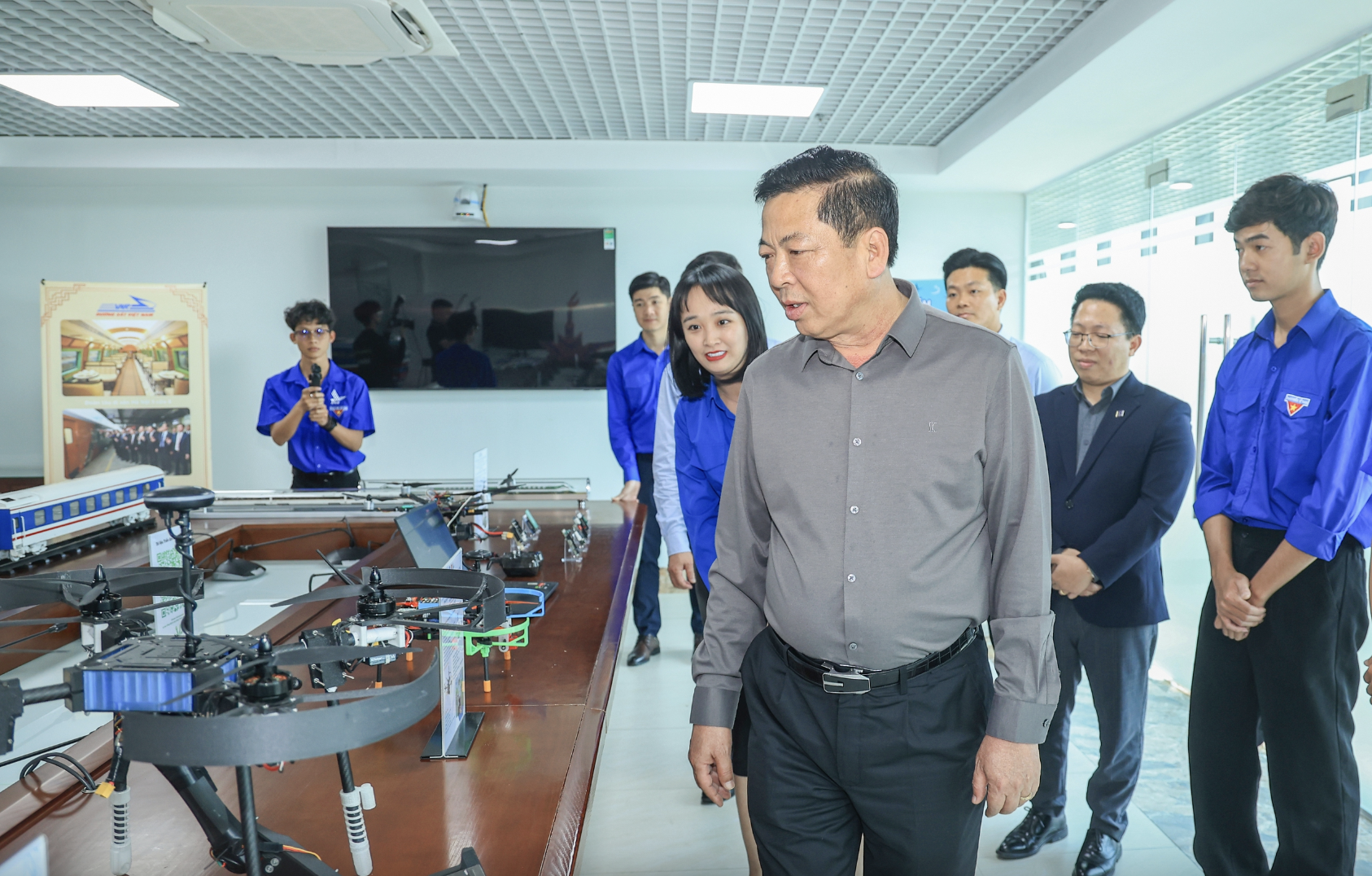Tuổi trẻ Bộ X&acirc;y dựng ti&ecirc;n phong đổi mới s&aacute;ng tạo v&igrave; giao th&ocirc;ng, đ&ocirc; thị th&ocirc;ng minh - Ảnh 1.