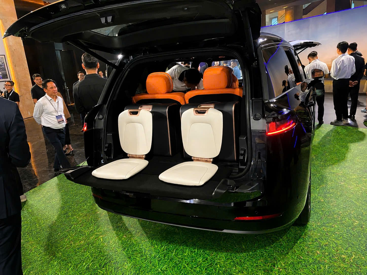 Xe hạng sang Lynk & Co 900 và Volvo XC 90: Chọn xe nào? - Ảnh 6.
