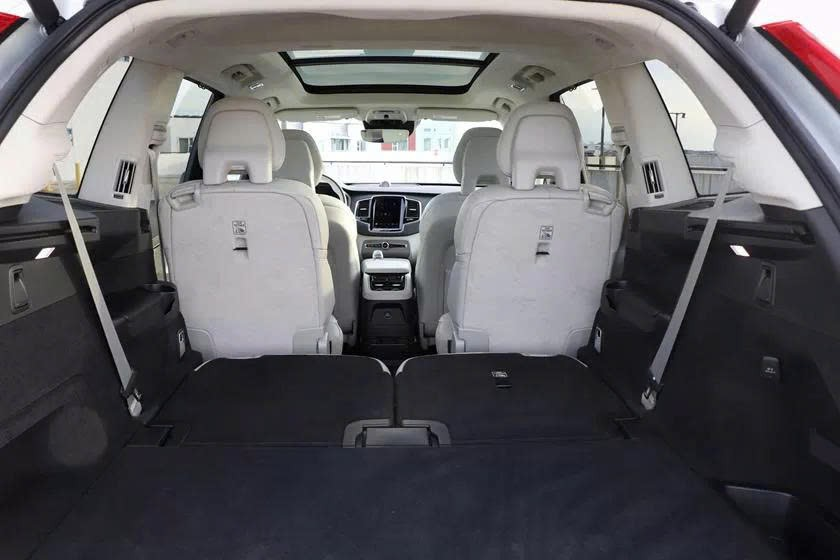 Xe hạng sang Lynk & Co 900 và Volvo XC 90: Chọn xe nào? - Ảnh 8.