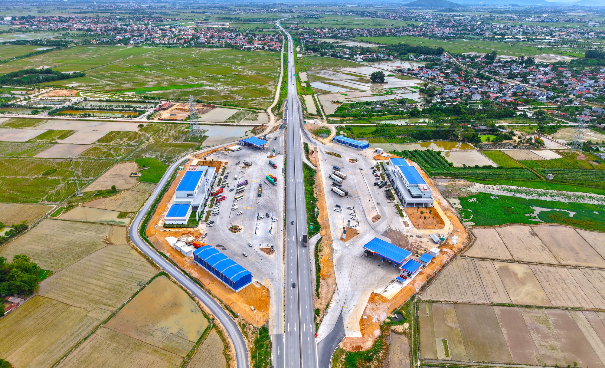 Ho&agrave;n th&agrave;nh trạm dừng nghỉ tr&ecirc;n cao tốc Bắc - Nam v&agrave;o cuối năm 2026 - Ảnh 1.