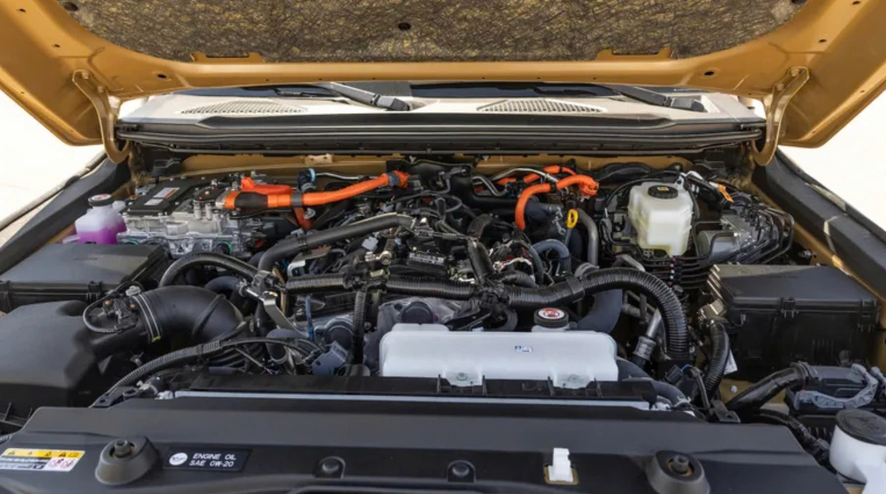 Toyota Land Cruiser hybrid tiêu thụ xăng cao hơn kỳ vọng - Ảnh 3.