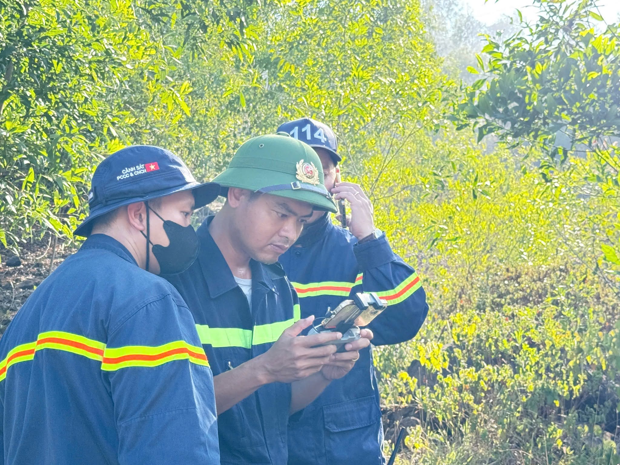Thanh Ho&aacute; xảy ra 3 vụ ch&aacute;y rừng trong một ng&agrave;y - Ảnh 3.