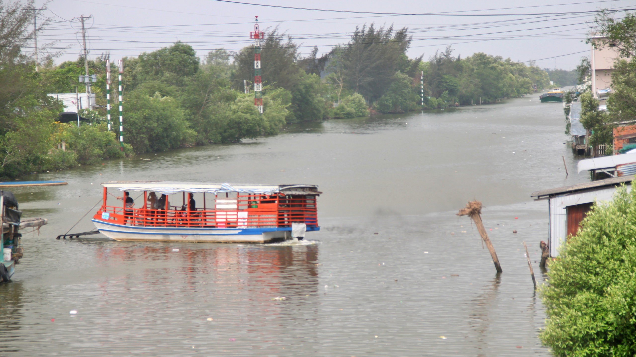 Cà Mau ban hành quy định mới về giá dịch vụ phà - Ảnh 1.
