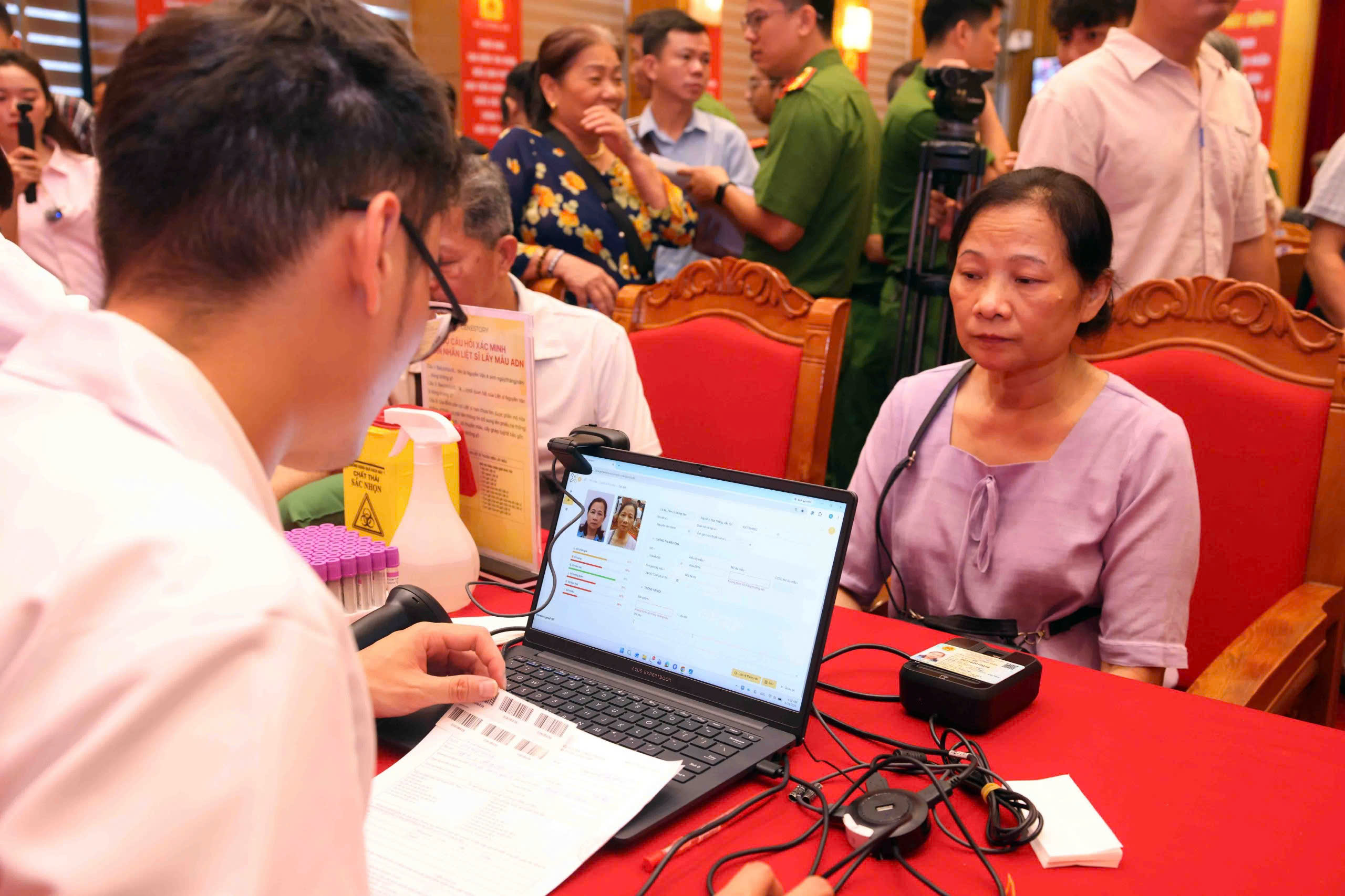 Ph&oacute; thủ tướng ph&aacute;t động cao điểm thu nhận ADN th&acirc;n nh&acirc;n liệt sĩ chưa x&aacute;c định th&ocirc;ng tin  - Ảnh 4.