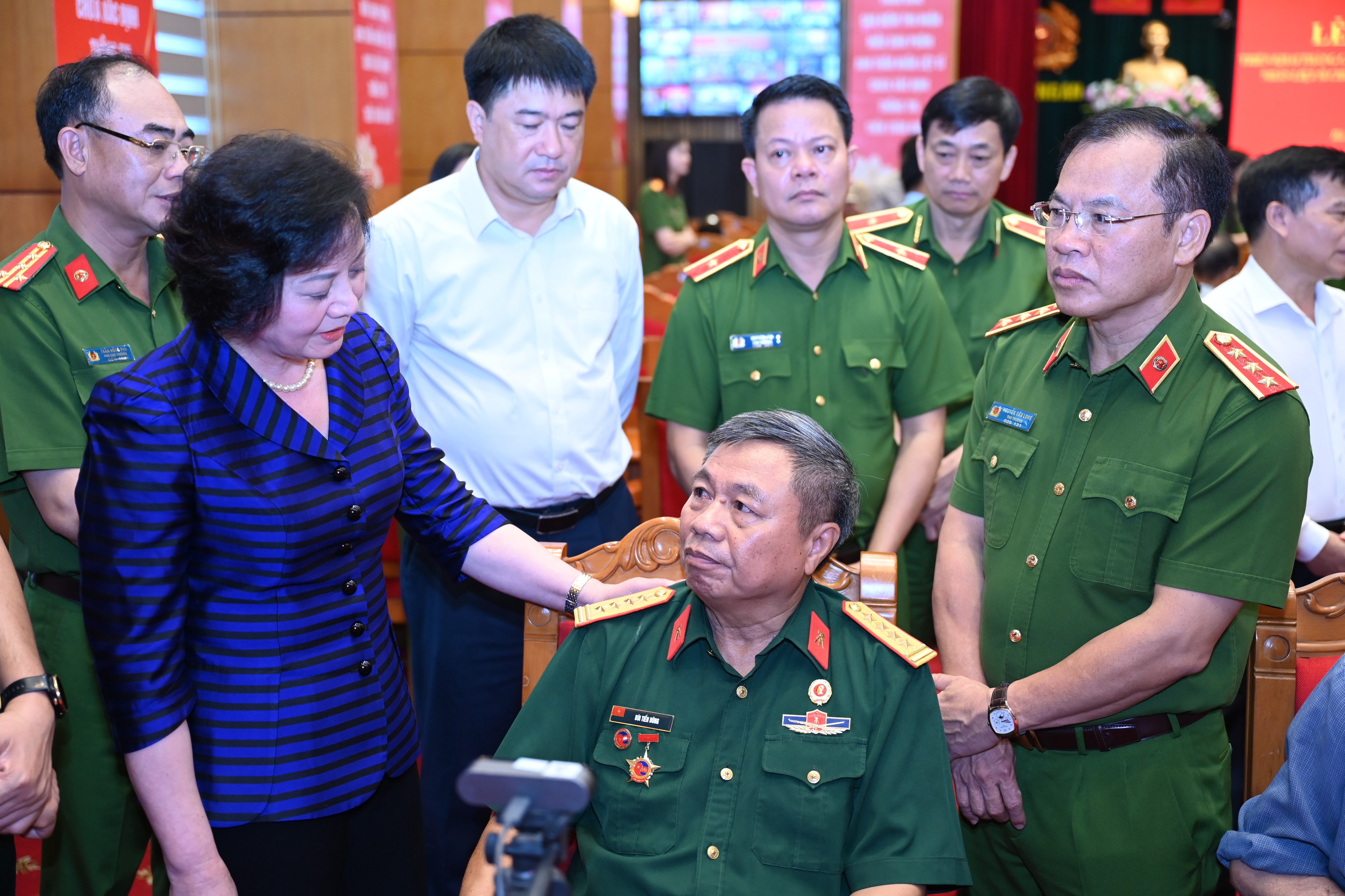 Ph&oacute; thủ tướng ph&aacute;t động cao điểm thu nhận ADN th&acirc;n nh&acirc;n liệt sĩ chưa x&aacute;c định th&ocirc;ng tin  - Ảnh 2.