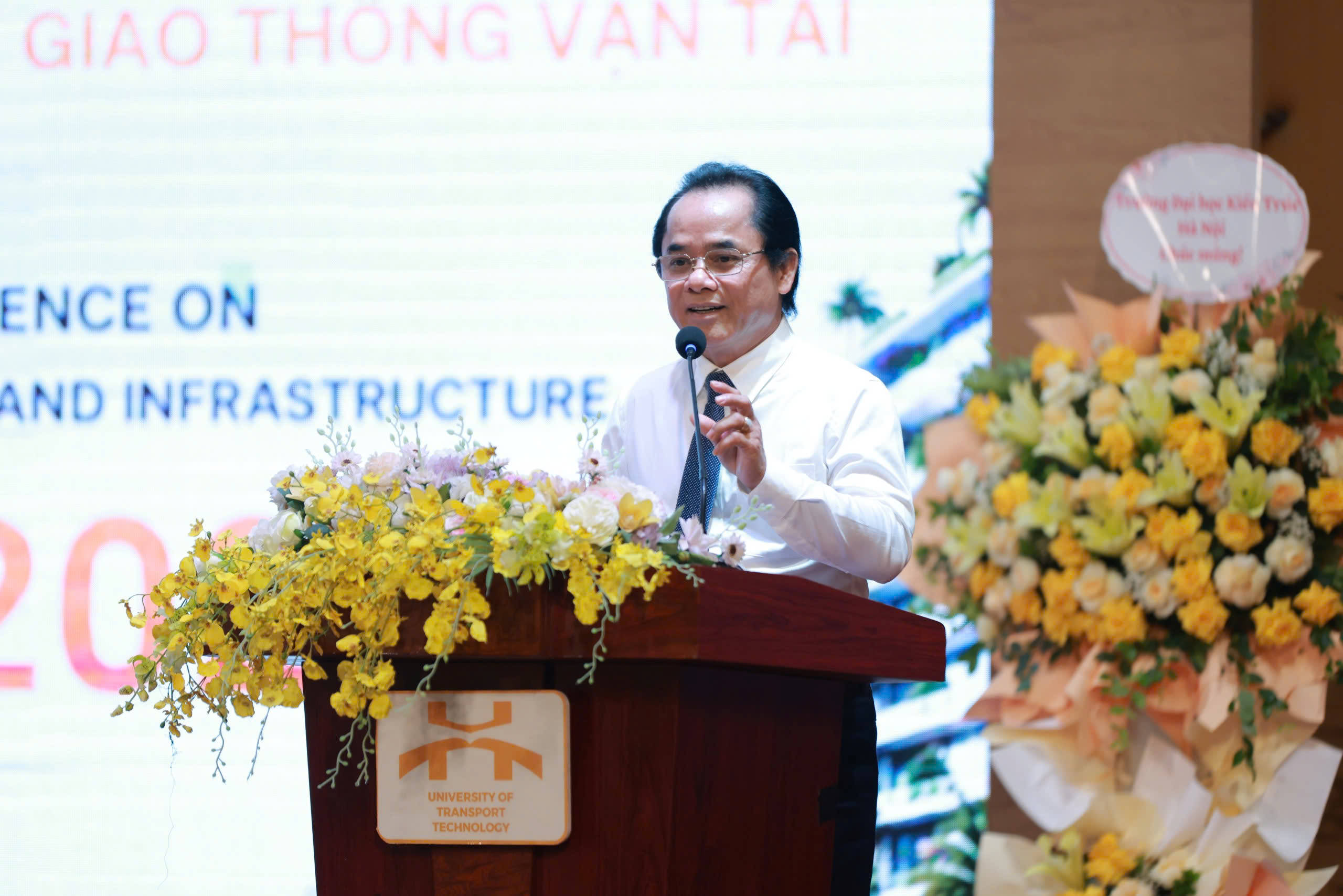 Đường sắt tốc độ cao Việt Nam cần l&agrave;m chủ c&ocirc;ng nghệ, dữ liệu v&agrave; nh&acirc;n lực - Ảnh 1.