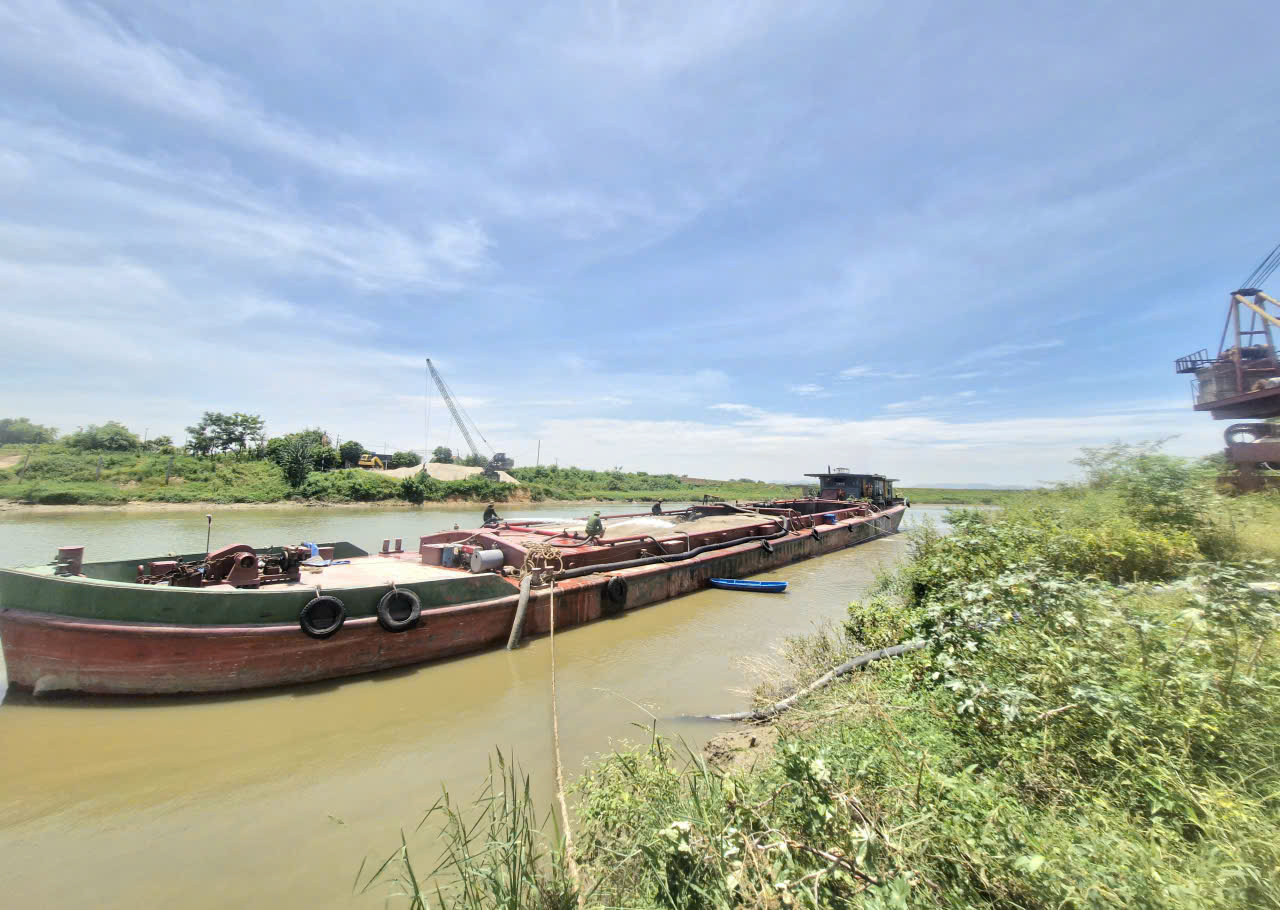 Xử l&yacute;, ngăn chặn nhiều bến thủy nội địa hoạt động tr&aacute;i ph&eacute;p tại Bắc Ninh - Ảnh 1.