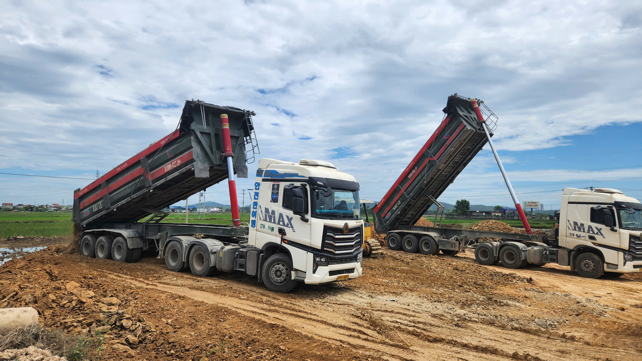 Gi&aacute; cước vận tải khi xăng dầu giảm s&acirc;u: Chỗ điều chỉnh hạ, nơi giữ gi&aacute; mức cao - Ảnh 3.