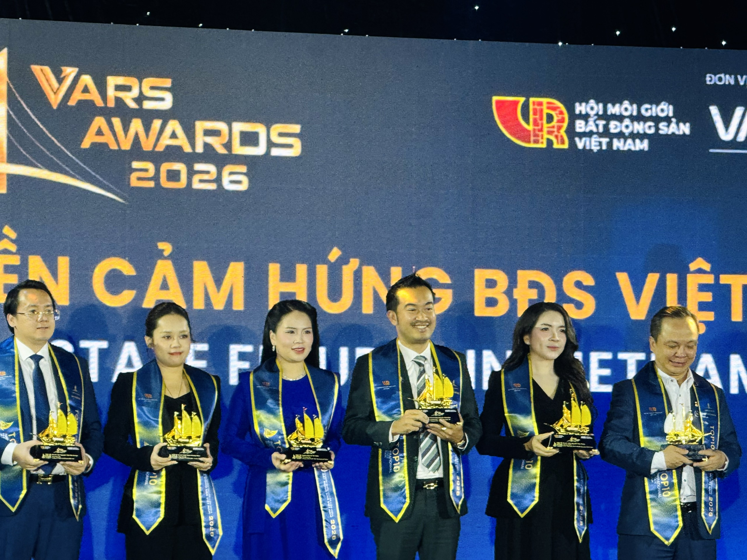 Thứ trưởng Nguyễn Văn Sinh: M&ocirc;i giới bất động sản phải chuy&ecirc;n nghiệp, minh bạch - Ảnh 3.