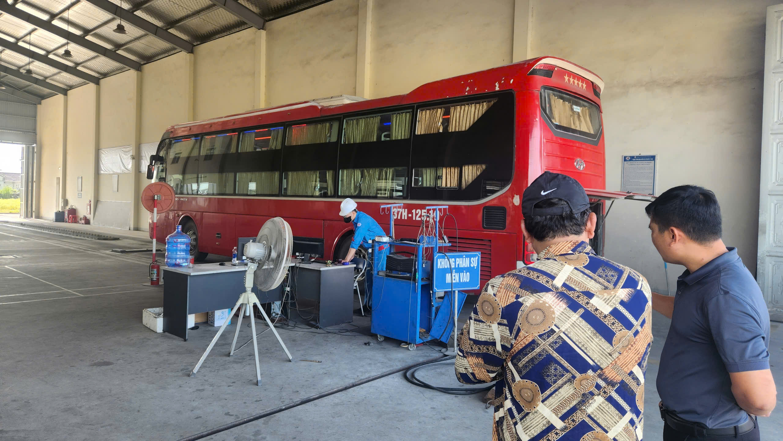Trung t&acirc;m Đăng kiểm 37-10D: Chinh phục kh&aacute;ch h&agrave;ng bằng sự tận t&acirc;m - Ảnh 2.