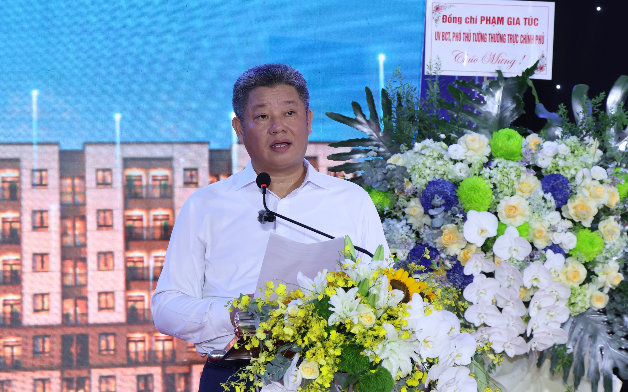 Ph&oacute; Thủ tướng Thường trực Phạm Gia T&uacute;c dự khởi c&ocirc;ng 2 dự &aacute;n nh&agrave; ở x&atilde; hội quy m&ocirc; 7.840 căn hộ tại tỉnh Hưng Y&ecirc;n - Ảnh 3.