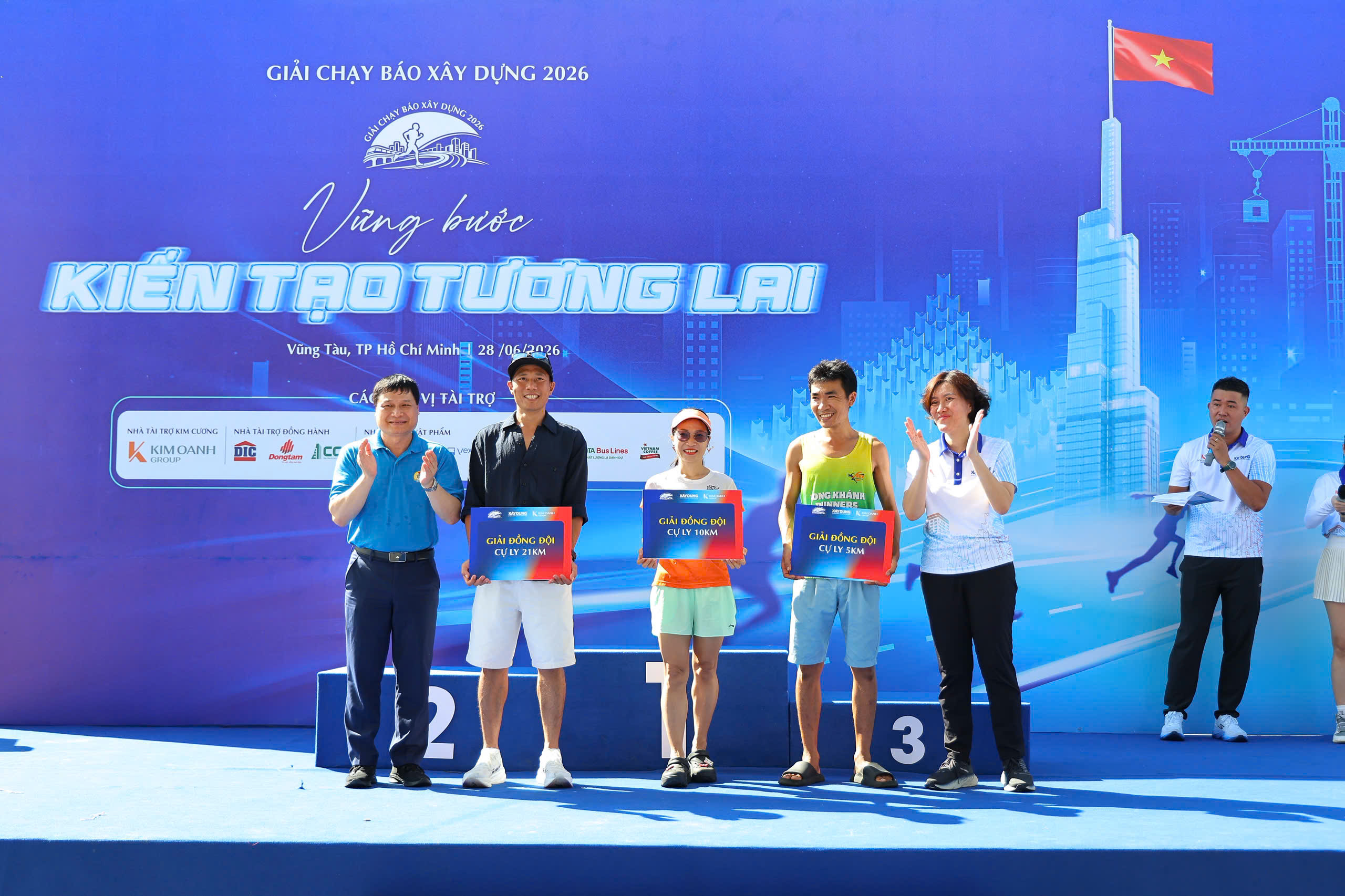 Bế mạc Giải chạy B&aacute;o X&acirc;y dựng: - Ảnh 11.