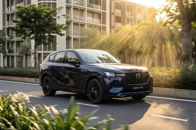 Chênh 600 triệu, Mazda CX-60 có cửa đấu Mercedes GLC? - Ảnh 1.