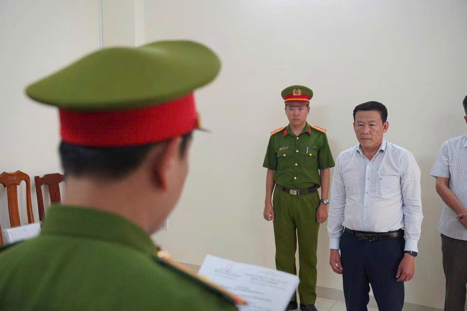Kh&aacute;nh H&ograve;a khởi tố 4 bị can trong vụ sai phạm bồi thường Dự &aacute;n Điện hạt nh&acirc;n Ninh Thuận 1 - Ảnh 2.