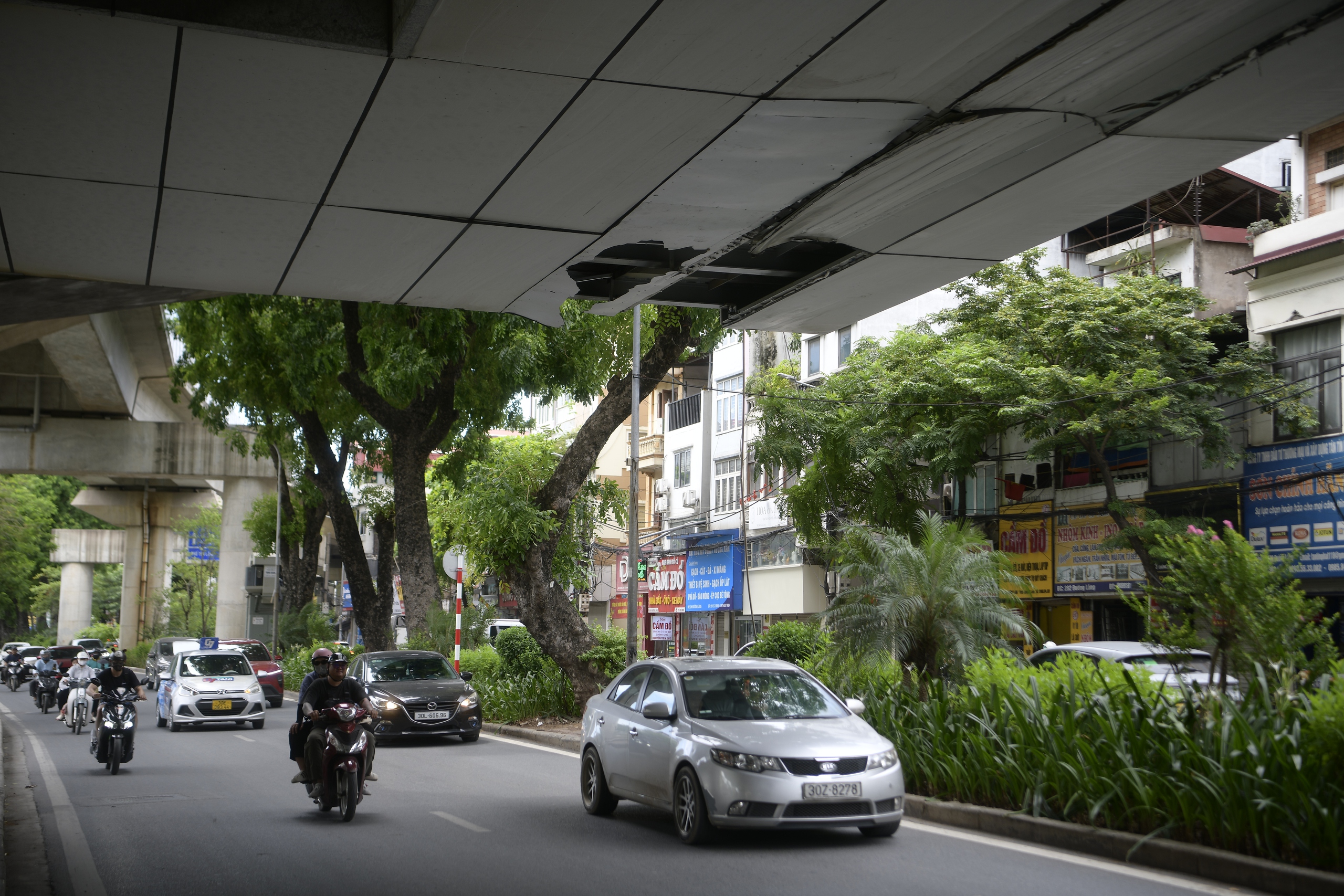 H&agrave; Nội y&ecirc;u cầu r&agrave; so&aacute;t to&agrave;n diện, xử l&yacute; ngay c&aacute;c hạng mục xuống cấp tr&ecirc;n c&aacute;c tuyến metro - Ảnh 1.