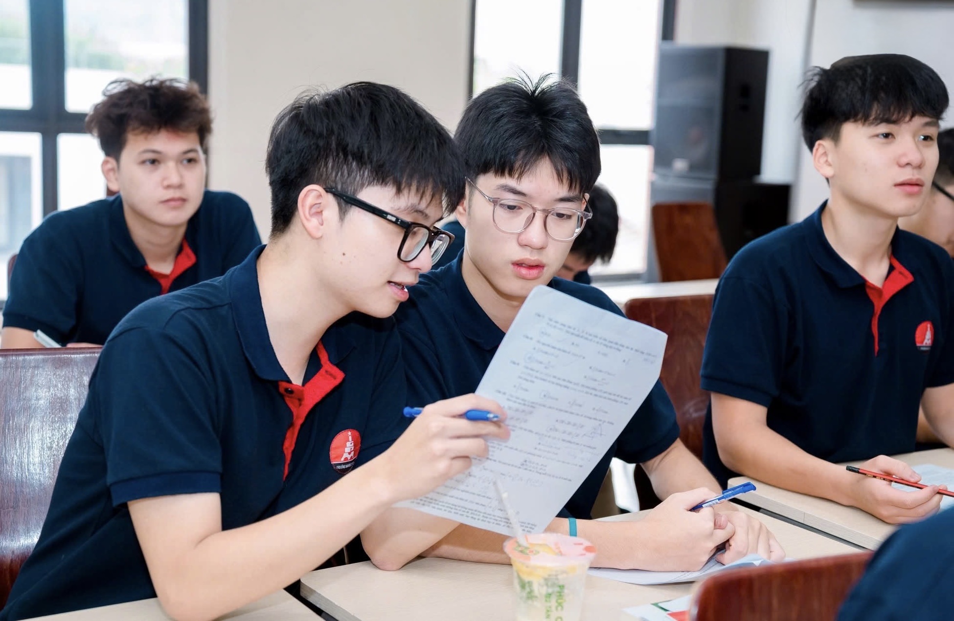 V&igrave; sao ng&agrave;y c&agrave;ng nhiều phụ huynh chủ động chọn trường tư? - Ảnh 2.