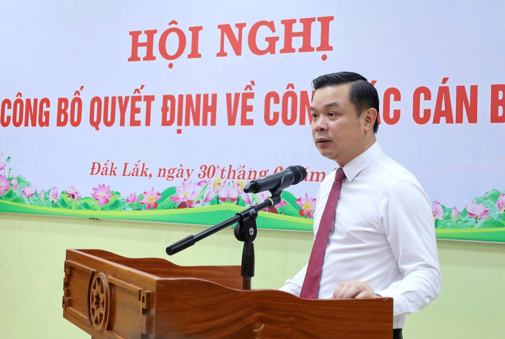Đắk Lắk: &Ocirc;ng Hồ Quang Đệ được điều động v&agrave; bổ nhiệm giữ chức Gi&aacute;m đốc Sở X&acirc;y dựng - Ảnh 2.