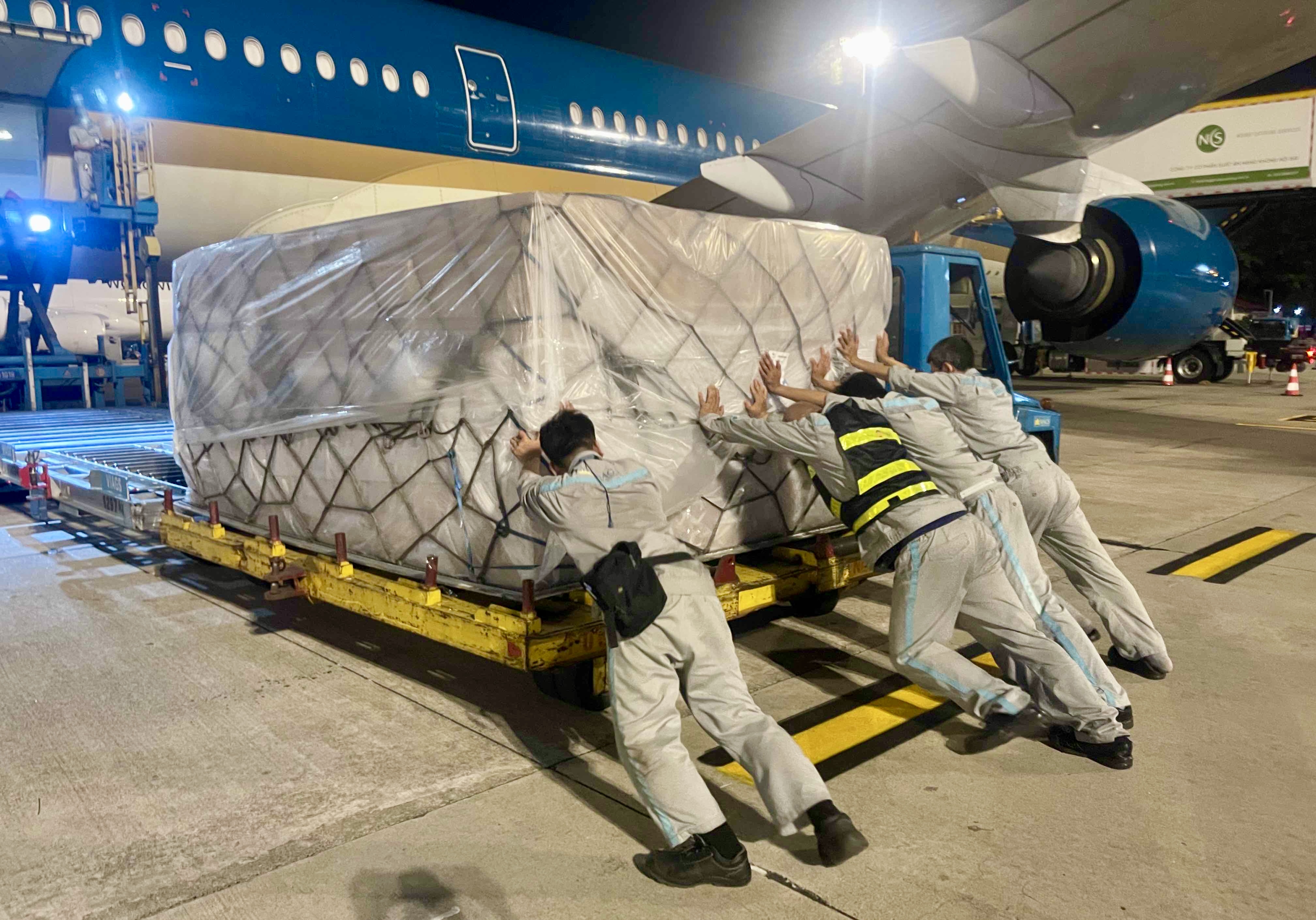 Th&ecirc;m gần 47 tấn h&agrave;ng hỗ trợ của Việt Nam đ&atilde; "cất c&aacute;nh" tới Venezuela - Ảnh 1.