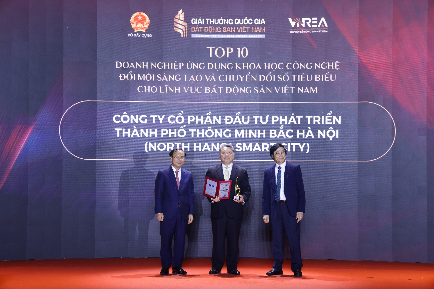 Tập đo&agrave;n BRG v&agrave; C&ocirc;ng ty Th&agrave;nh phố Th&ocirc;ng minh Bắc H&agrave; Nội nhận giải thưởng lớn- Ảnh 2.