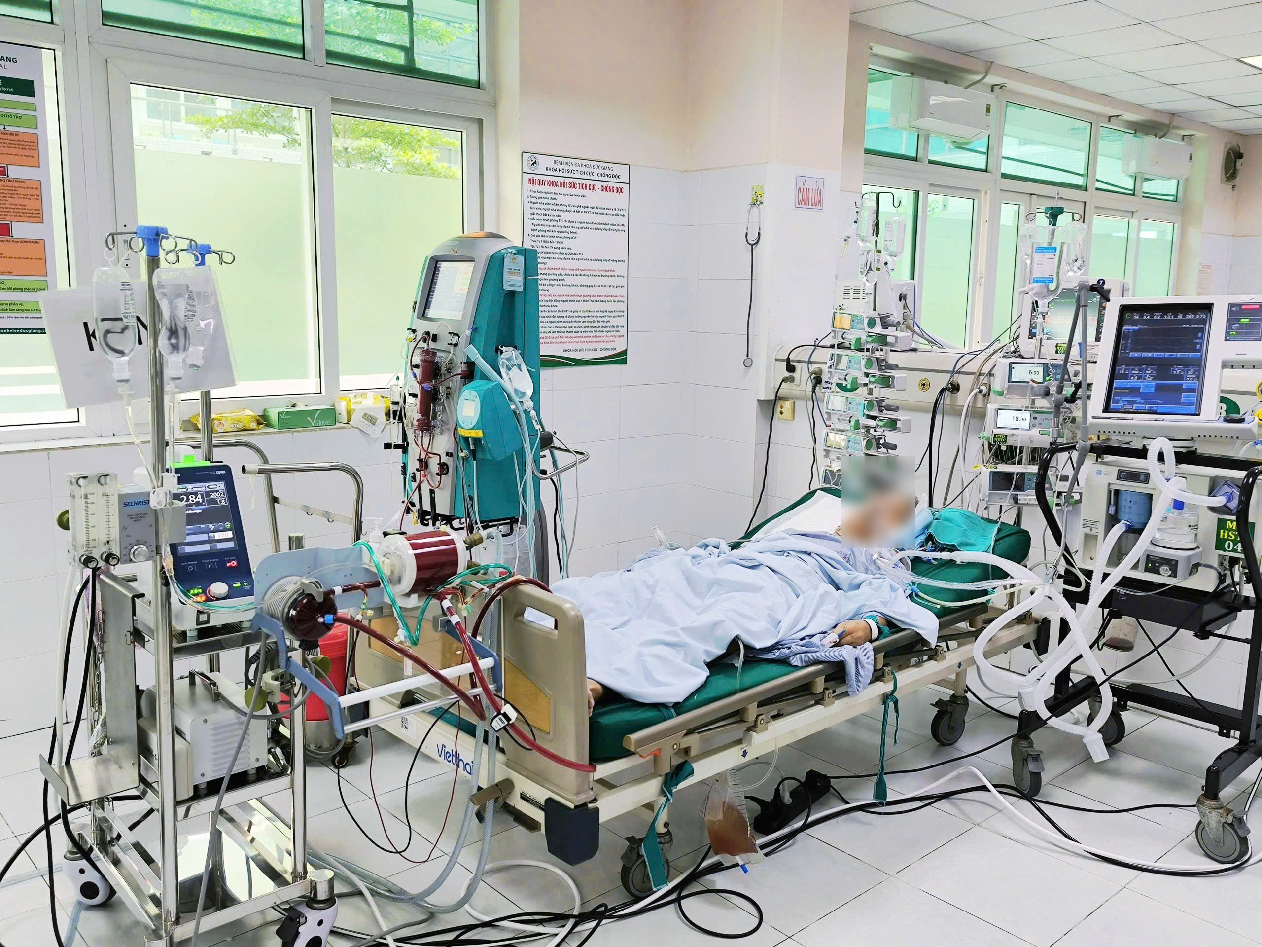 Gi&agrave;nh lại sự sống cho cụ &ocirc;ng đ&atilde; ngừng tim 5 ph&uacute;t- Ảnh 1.