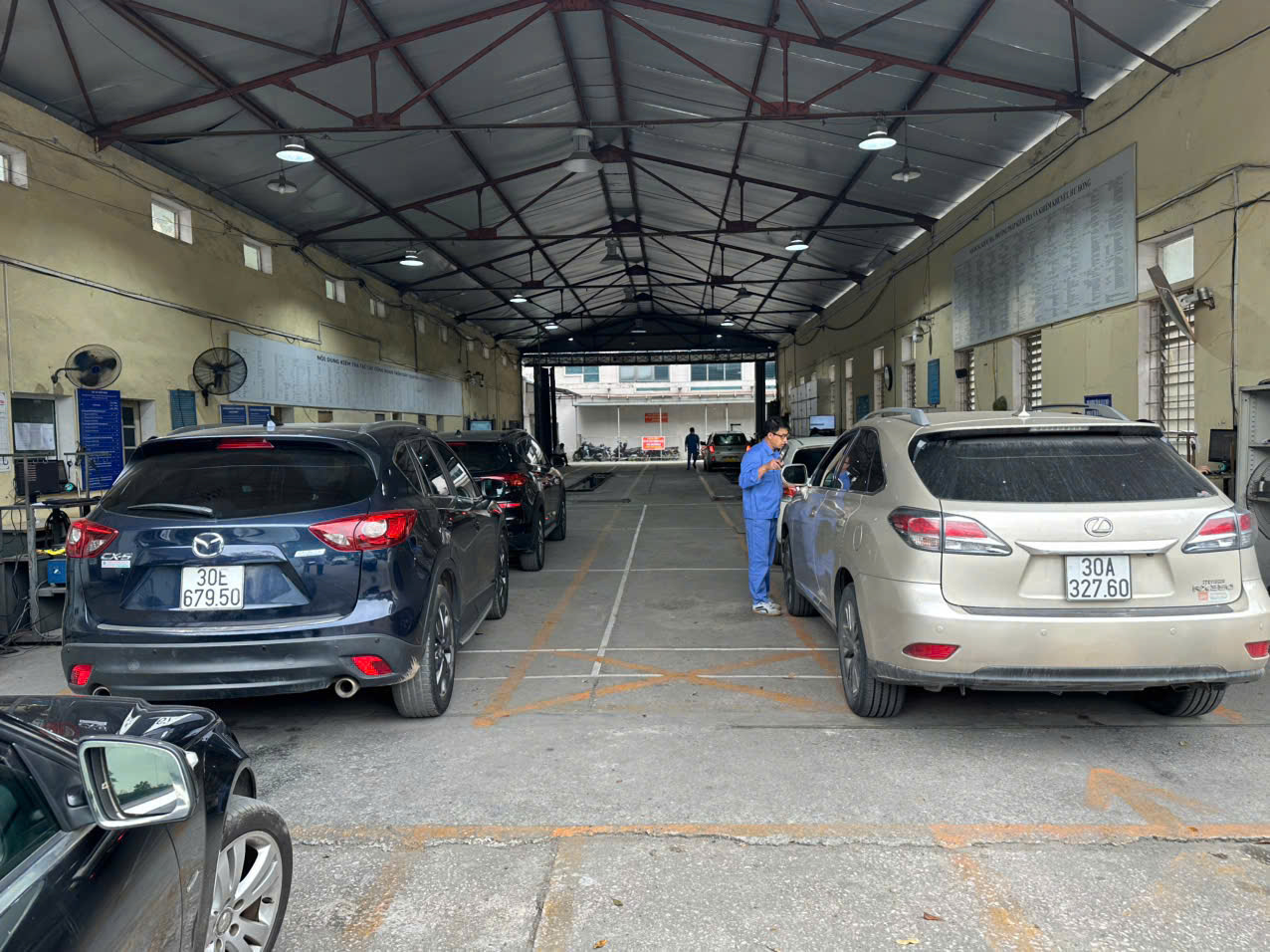 Xe c&oacute; chu kỳ đăng kiểm 2 năm c&oacute; thể đ&oacute;ng ph&iacute; đường bộ từng năm?- Ảnh 1.