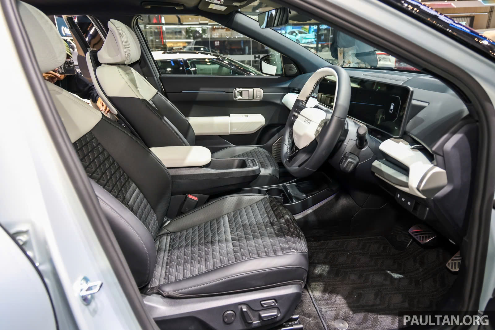 Kia ra mắt ba mẫu xe điện tại Đông Nam Á- Ảnh 6.