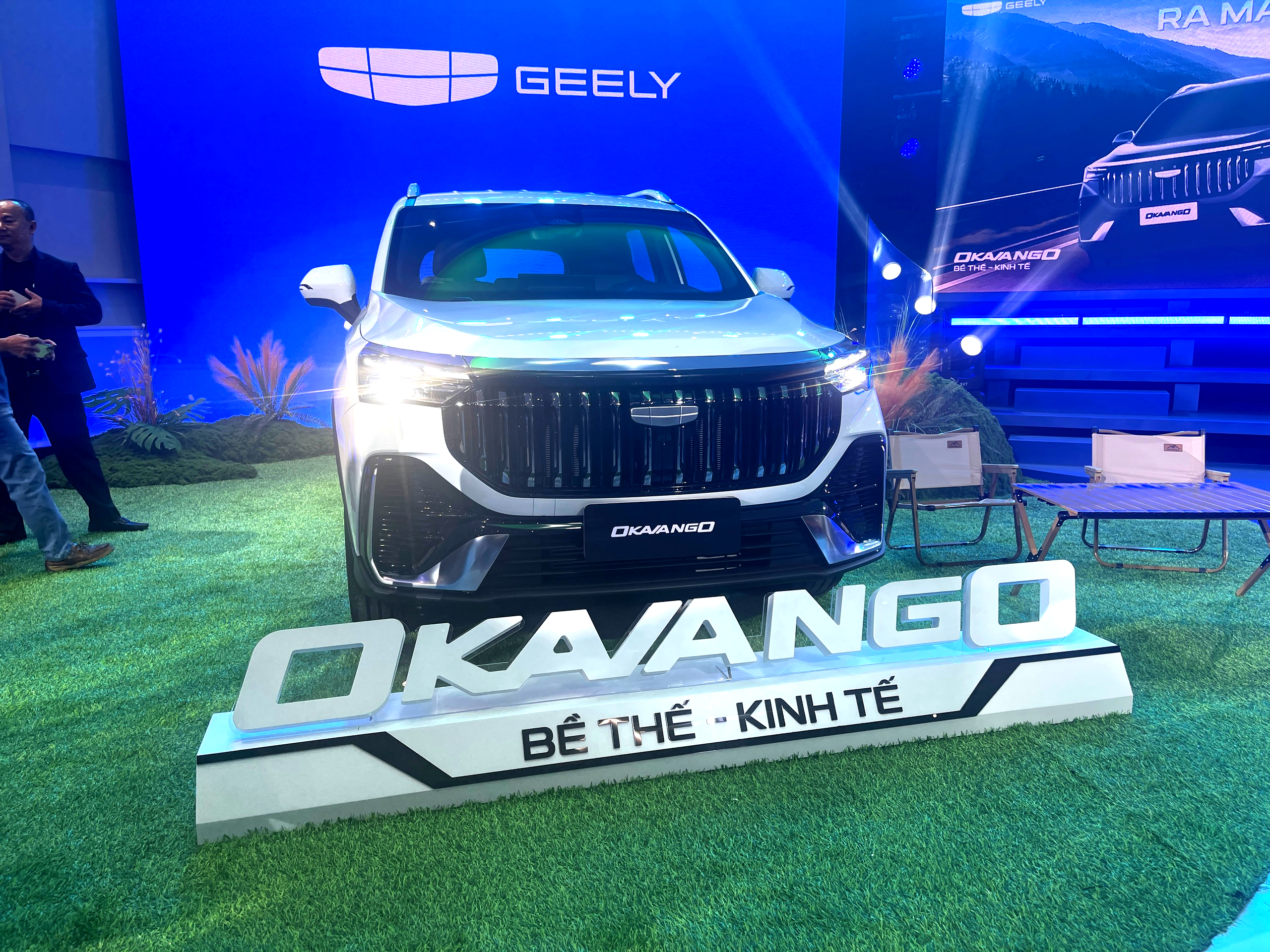 Geely Okavango và Coolray 2026 ra mắt tại Việt Nam, giá từ 499 triệu đồng- Ảnh 1.